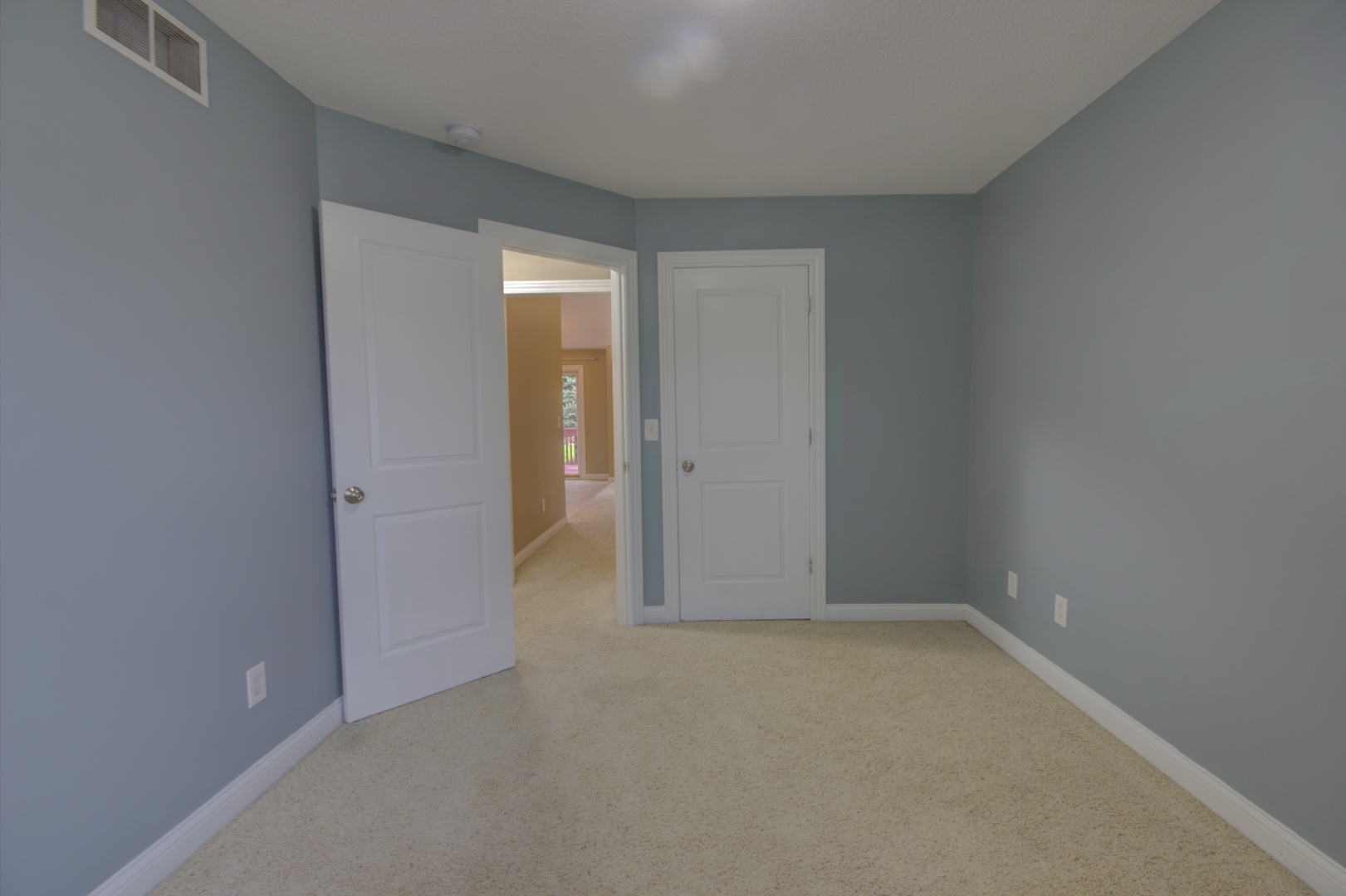 2215 W 59th Street Property Photo 24