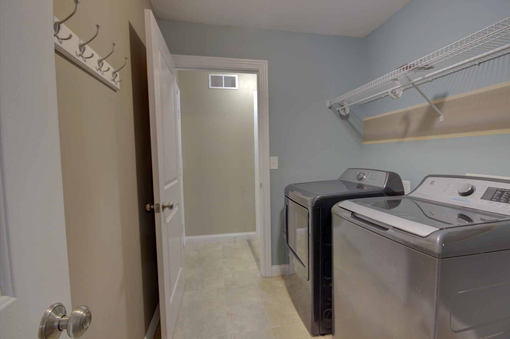 2215 W 59th Street Property Photo 27