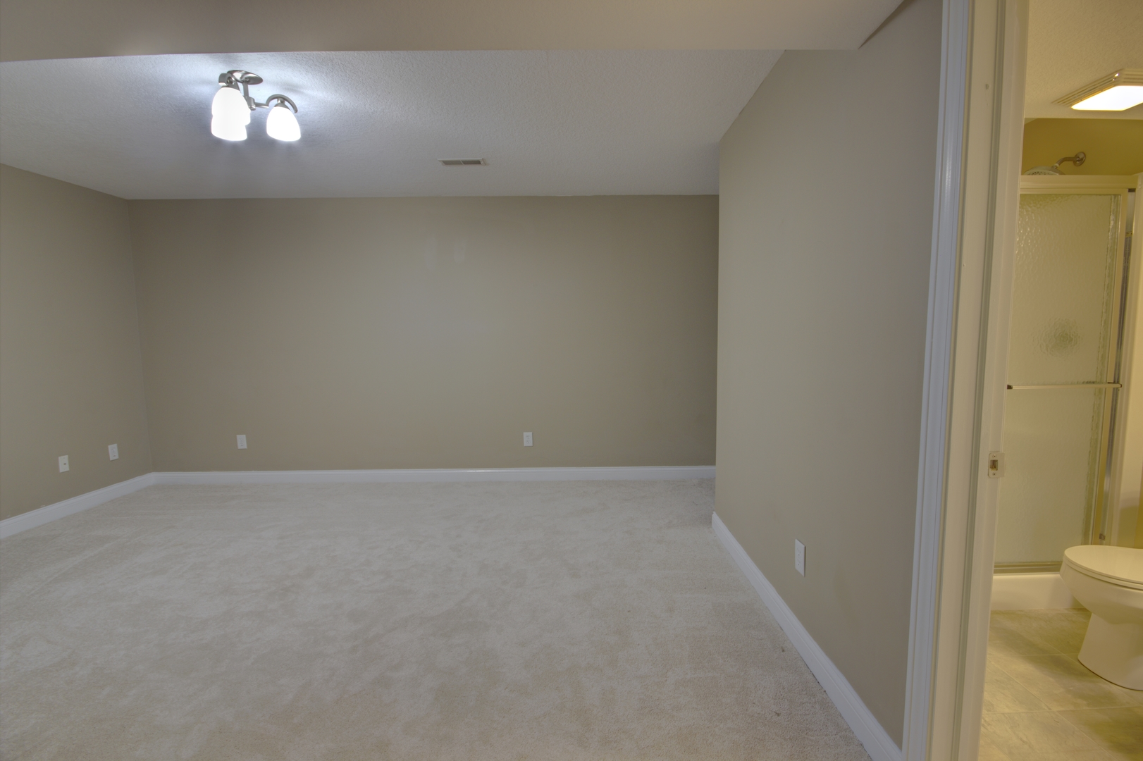 2215 W 59th Street Property Photo 29