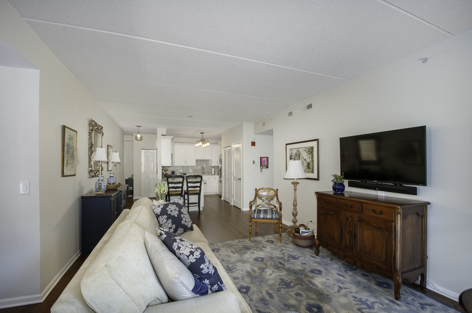 420 W Burlington Avenue 207 Property Photo 6