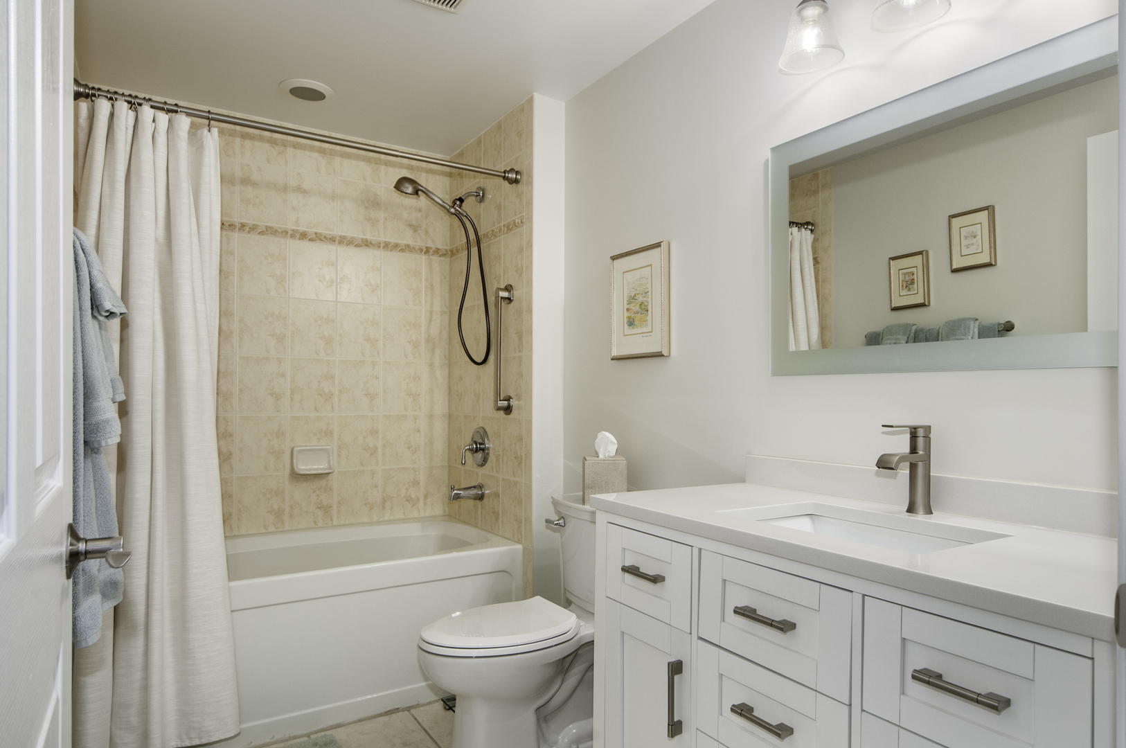 420 W Burlington Avenue 207 Property Photo 12