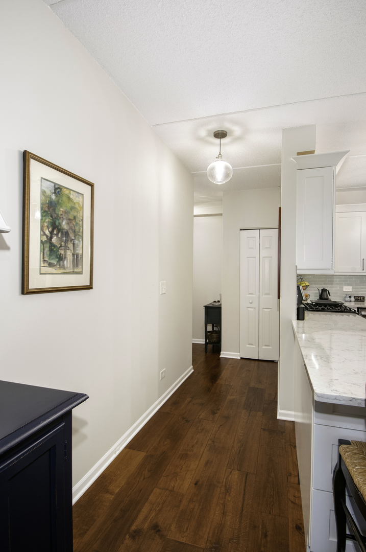 420 W Burlington Avenue 207 Property Photo 13