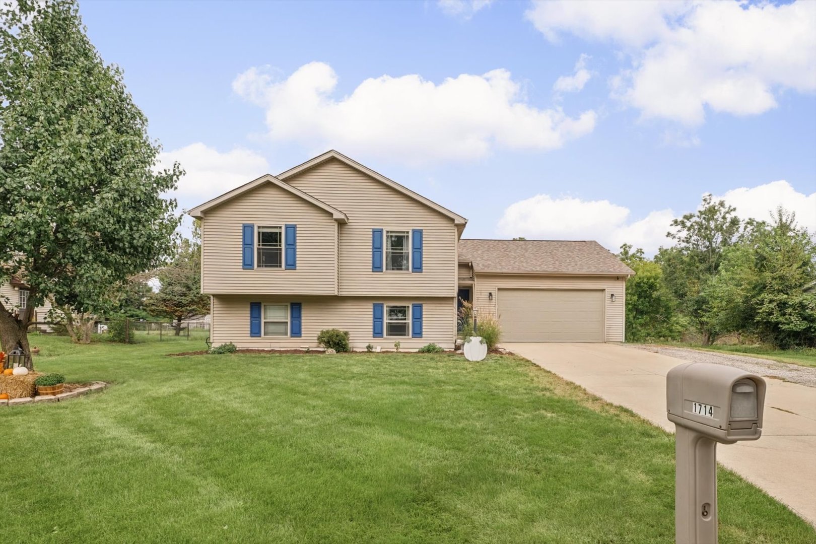 1714 Phillippe Drive Property Photo 2