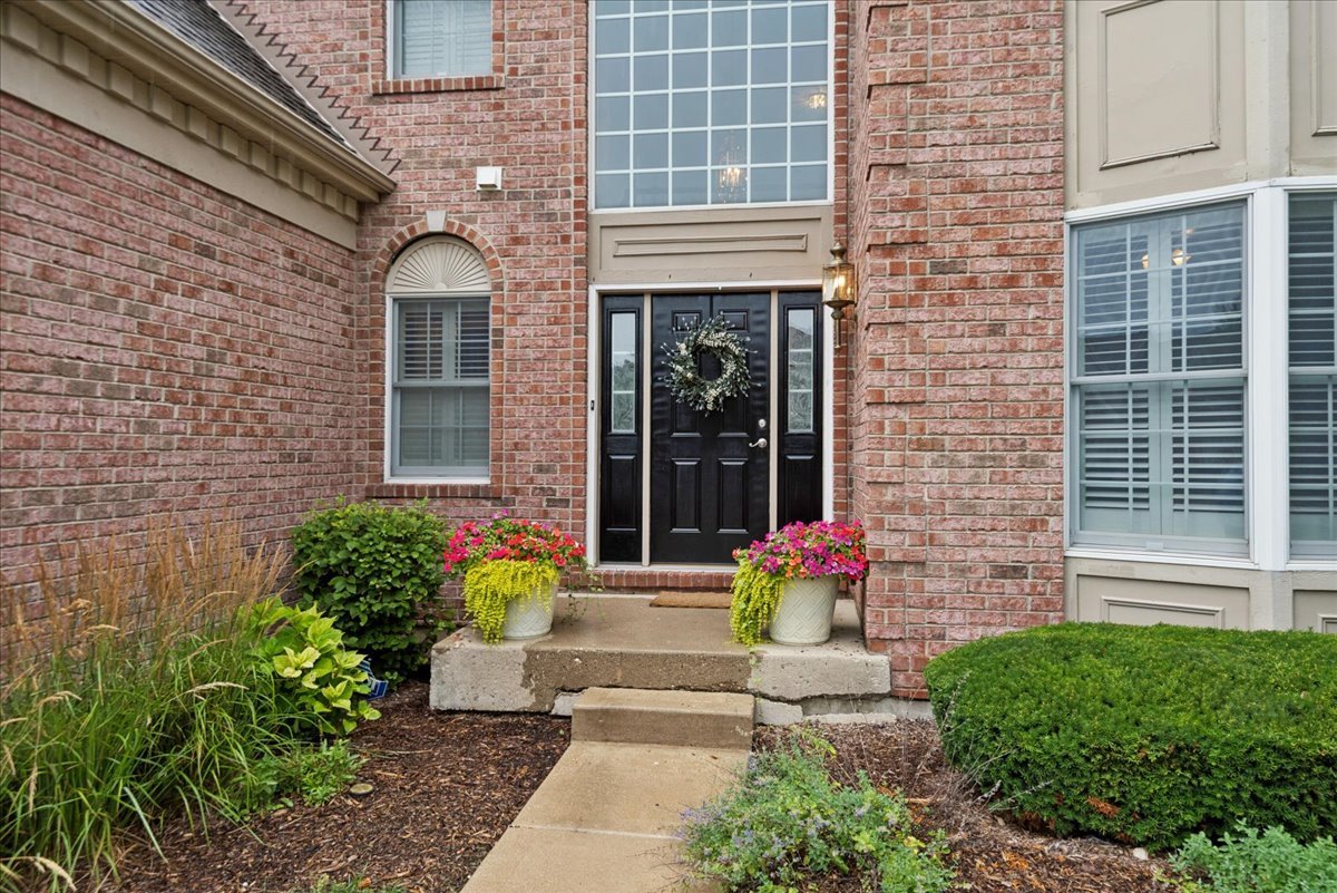 24 Tournament Drive Property Photo 4