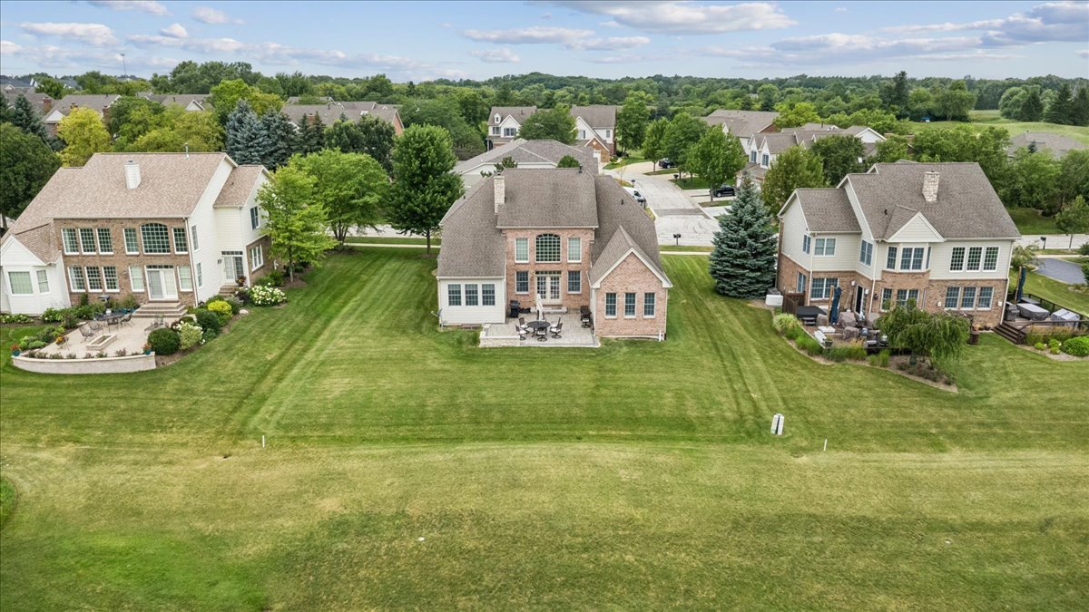 24 Tournament Drive Property Photo 27