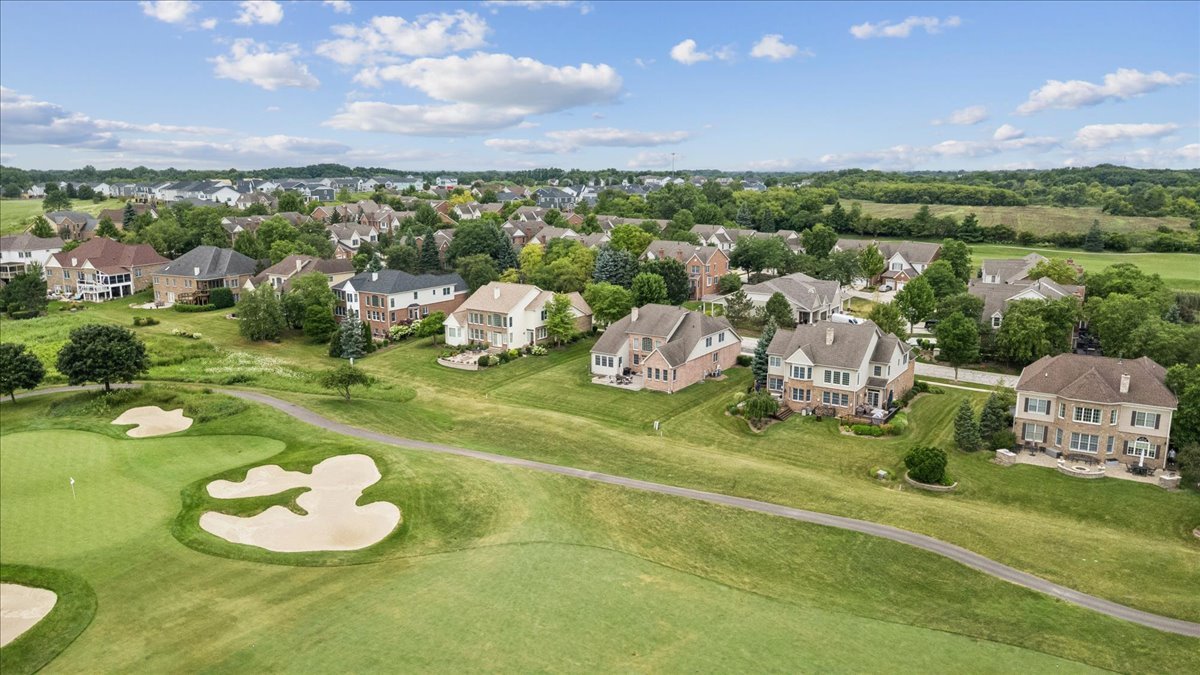 24 Tournament Drive Property Photo 28