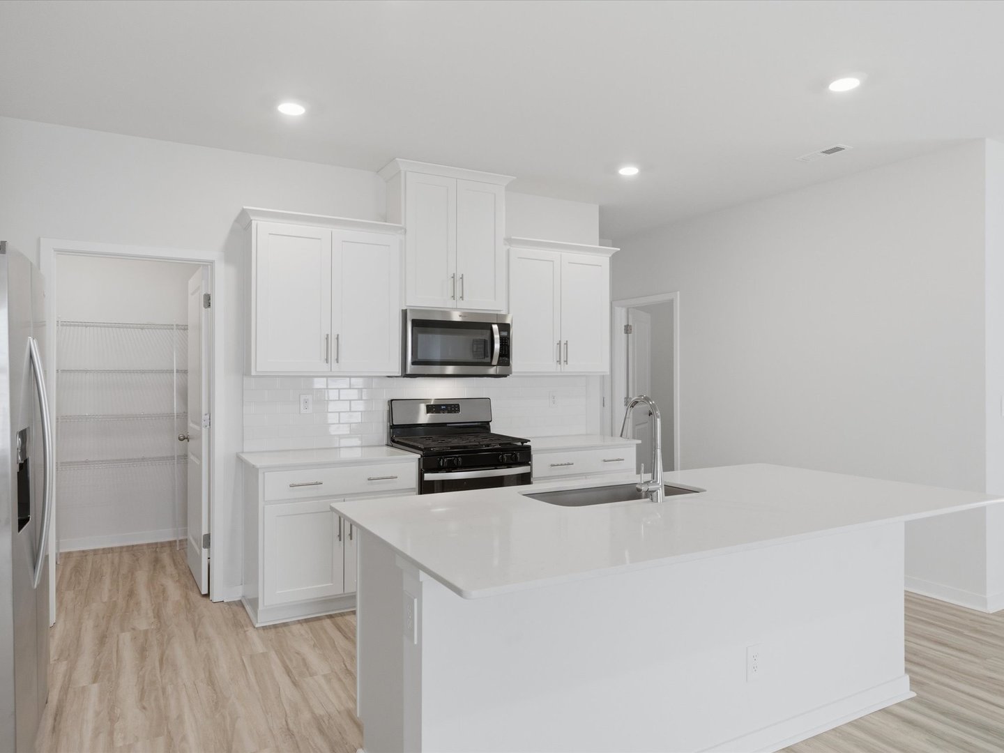 12765289 Property Photo 6