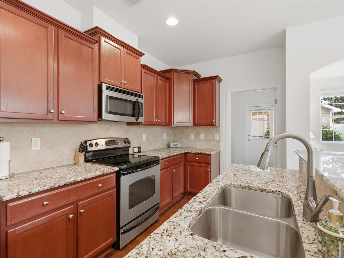 18439 The Commons Boulevard Property Photo 14