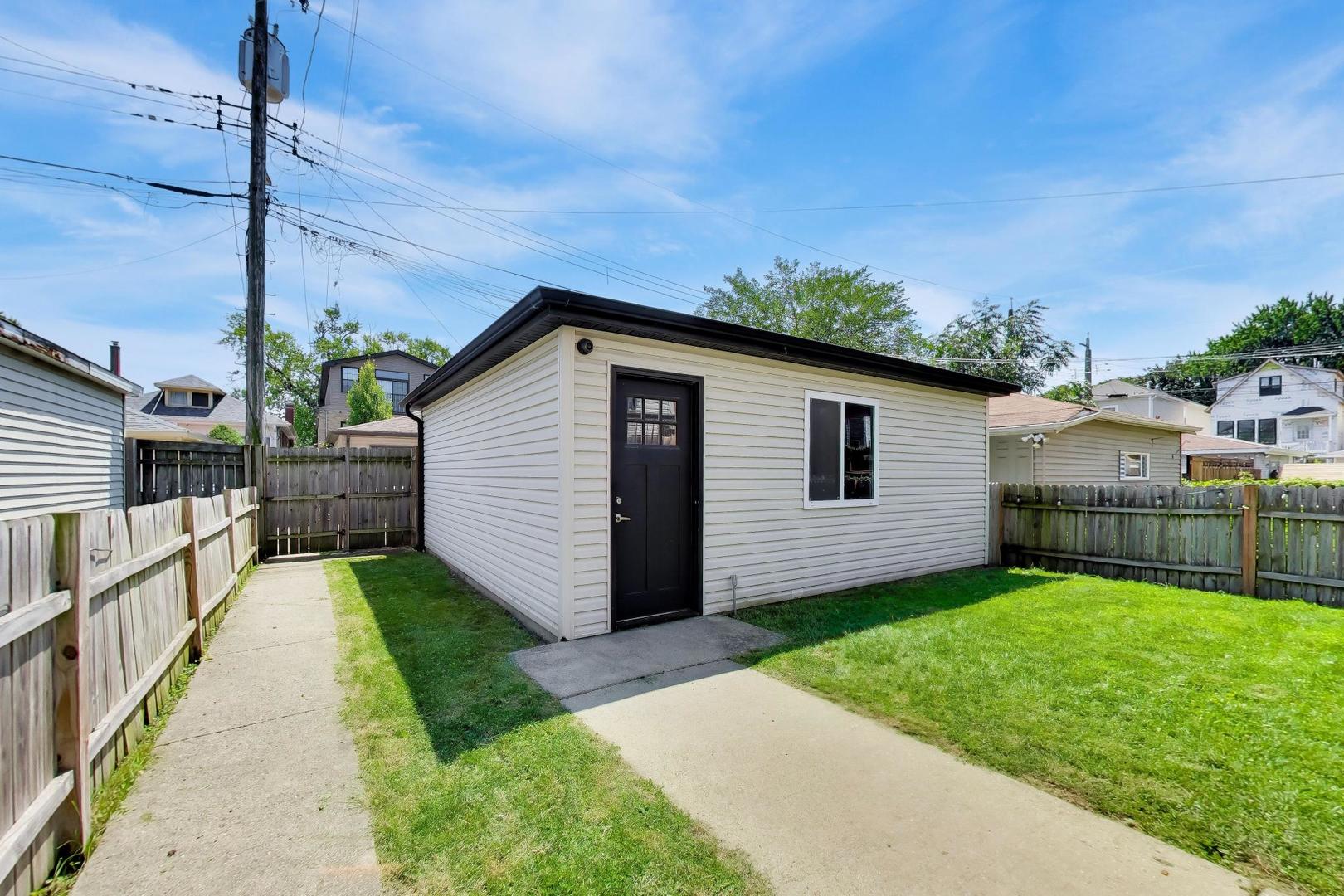 2237 W Winona Street Property Photo 26
