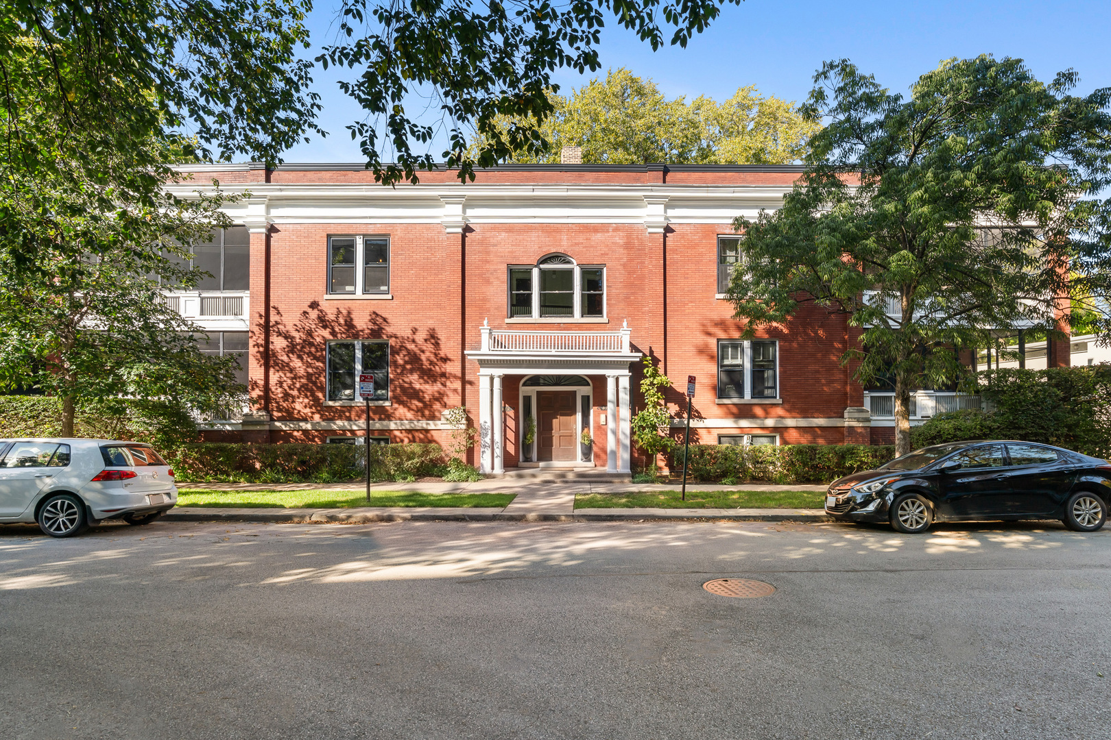 419 Lee Street 2w Property Photo 1