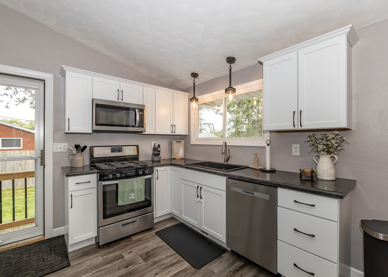307 7th Avenue Property Photo 10
