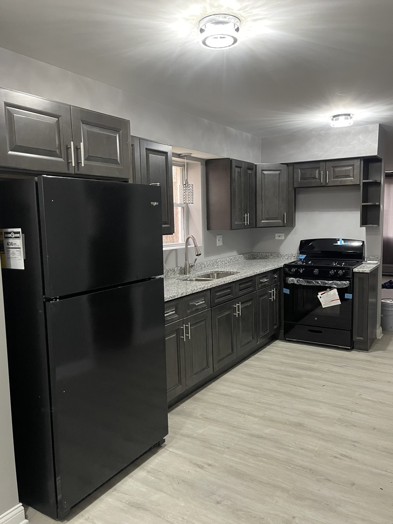 13912 S Edbrooke Avenue Property Photo 4