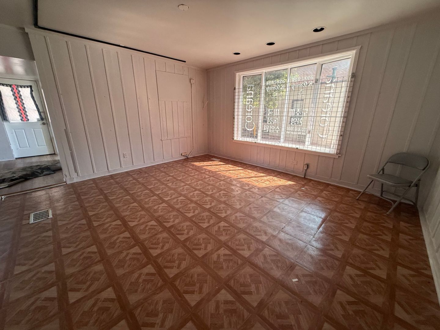 231 N Milwaukee Avenue Property Photo 3