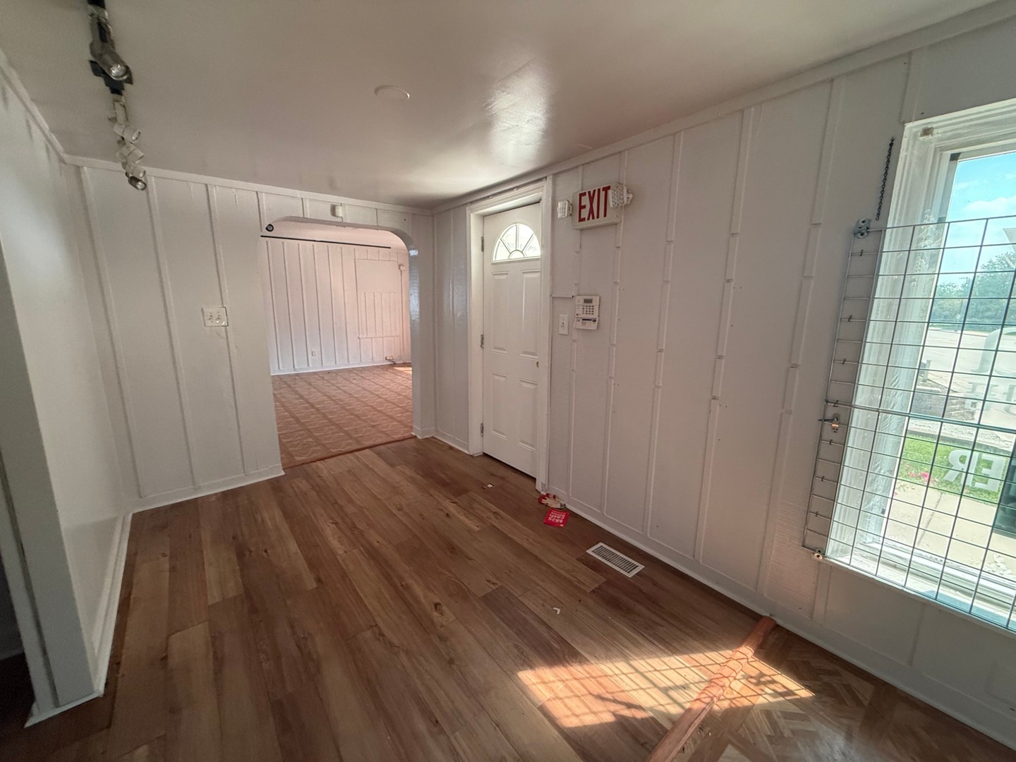 231 N Milwaukee Avenue Property Photo 4