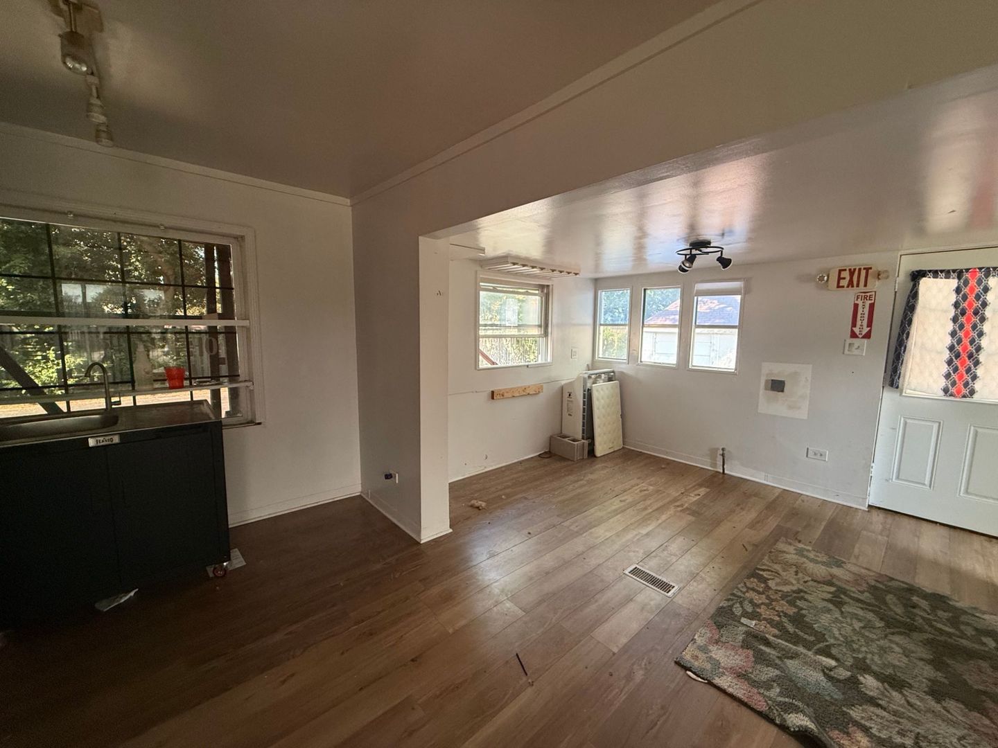231 N Milwaukee Avenue Property Photo 6