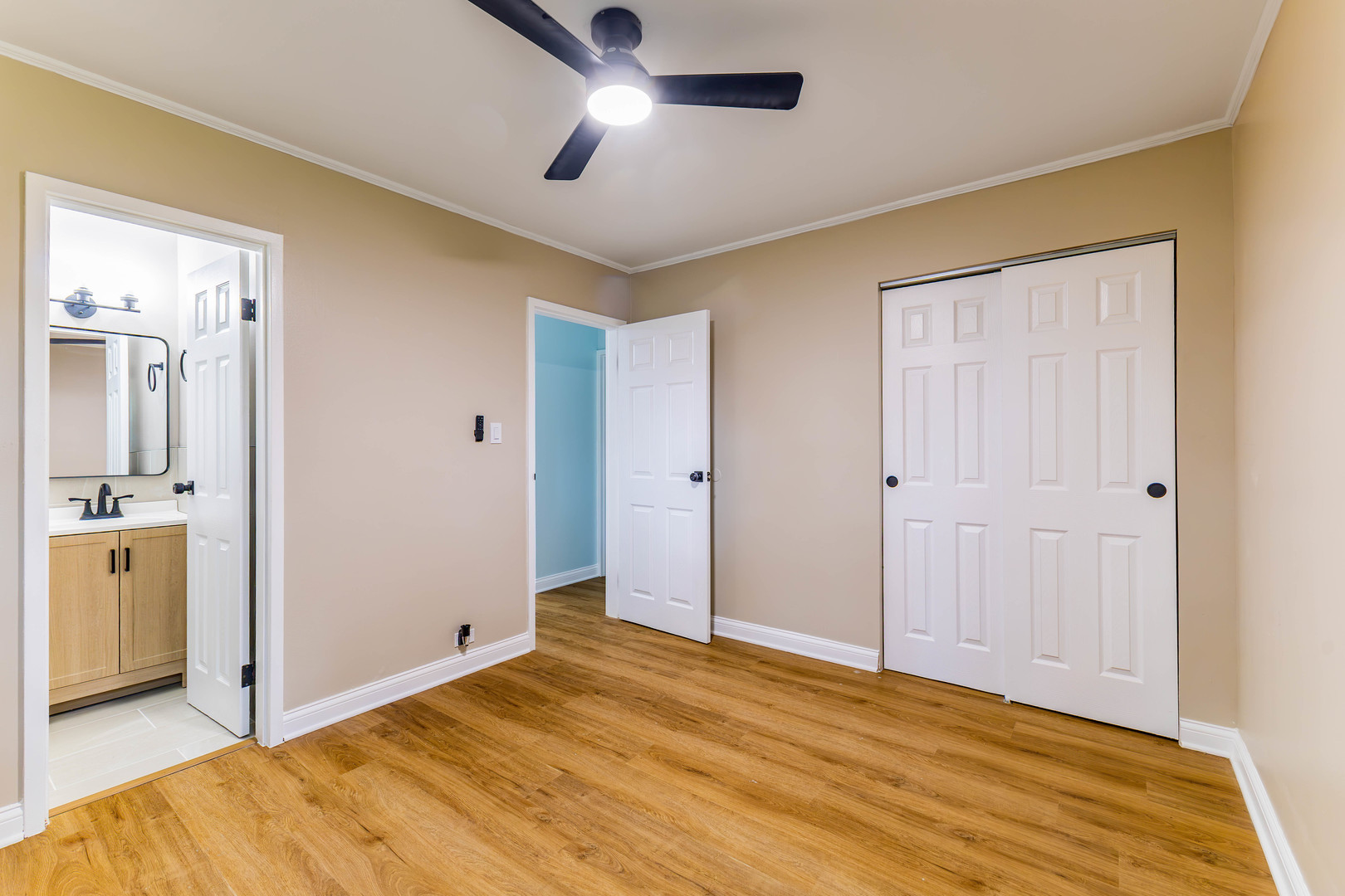574 Lakewood Boulevard Property Photo 10