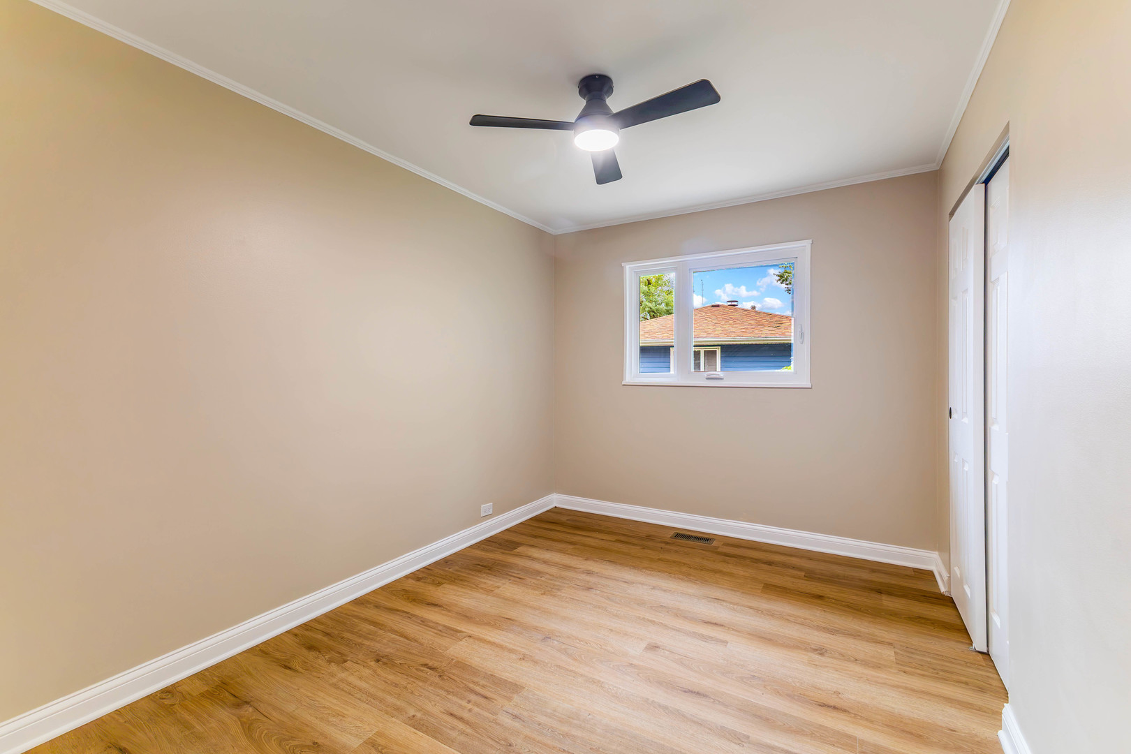 574 Lakewood Boulevard Property Photo 14