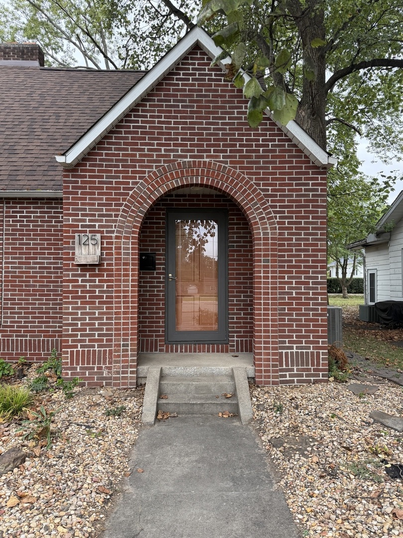 125 S Onstott Avenue Property Photo 3