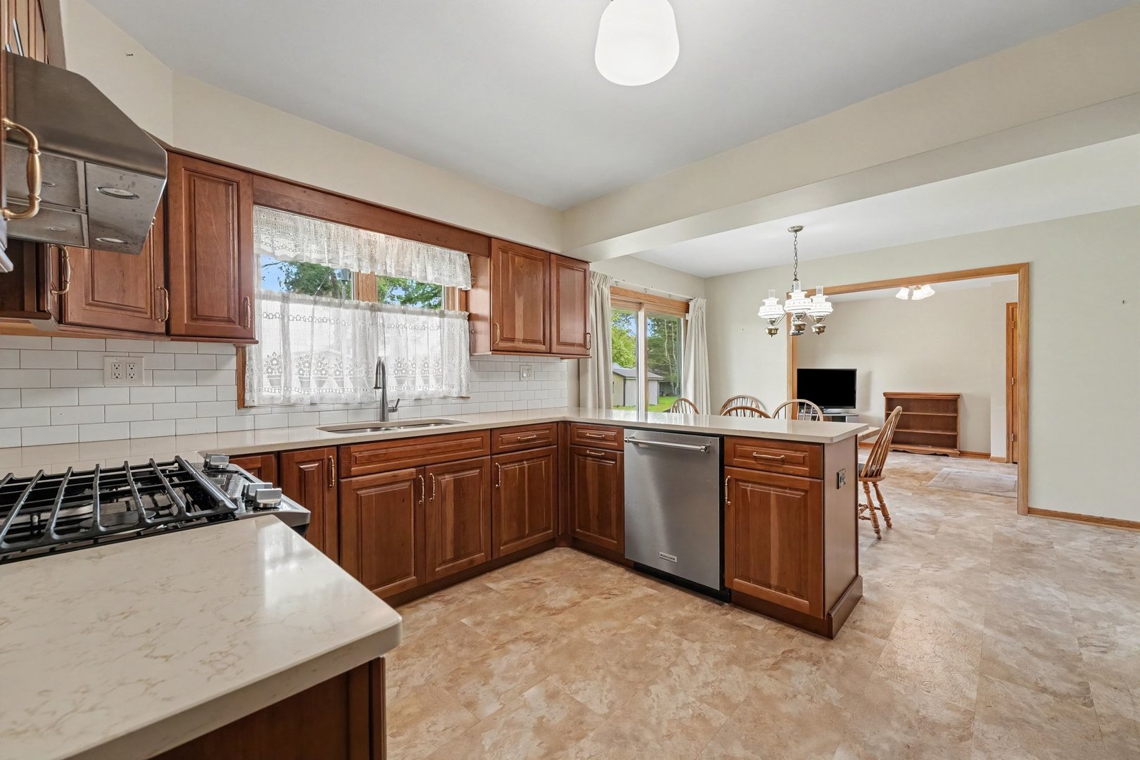 18517 Frontage Road Property Photo 10