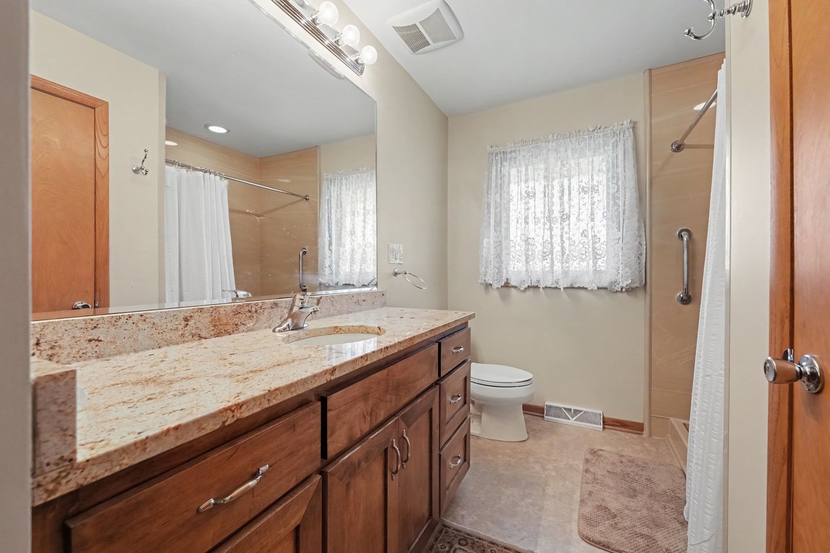 18517 Frontage Road Property Photo 20