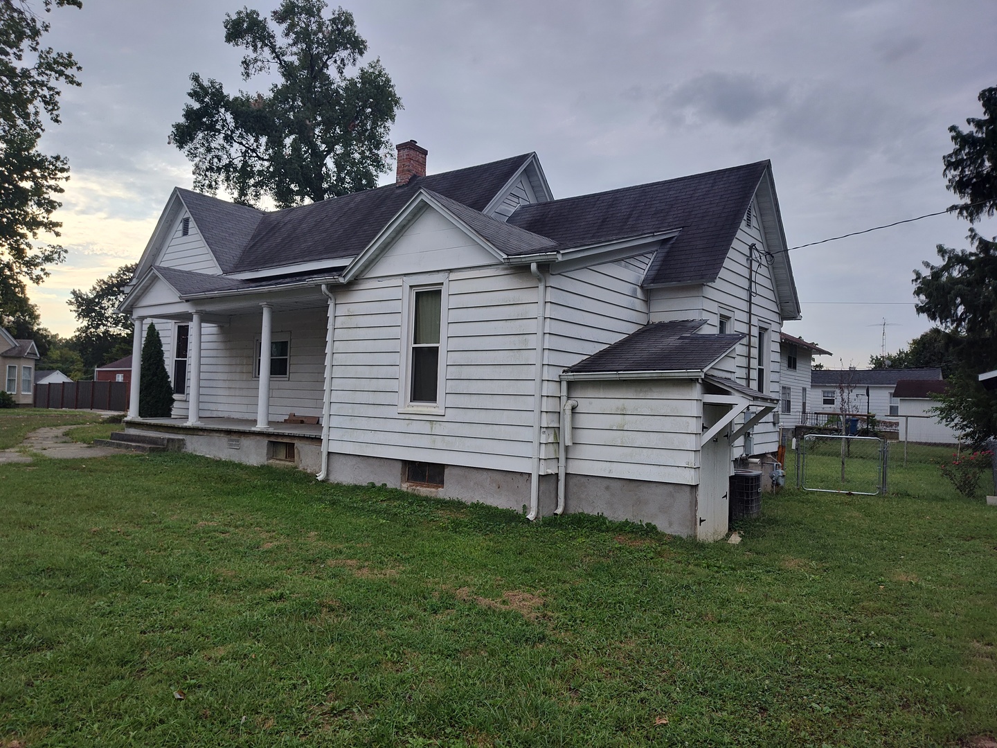 600 S Washington Street Property Photo 4