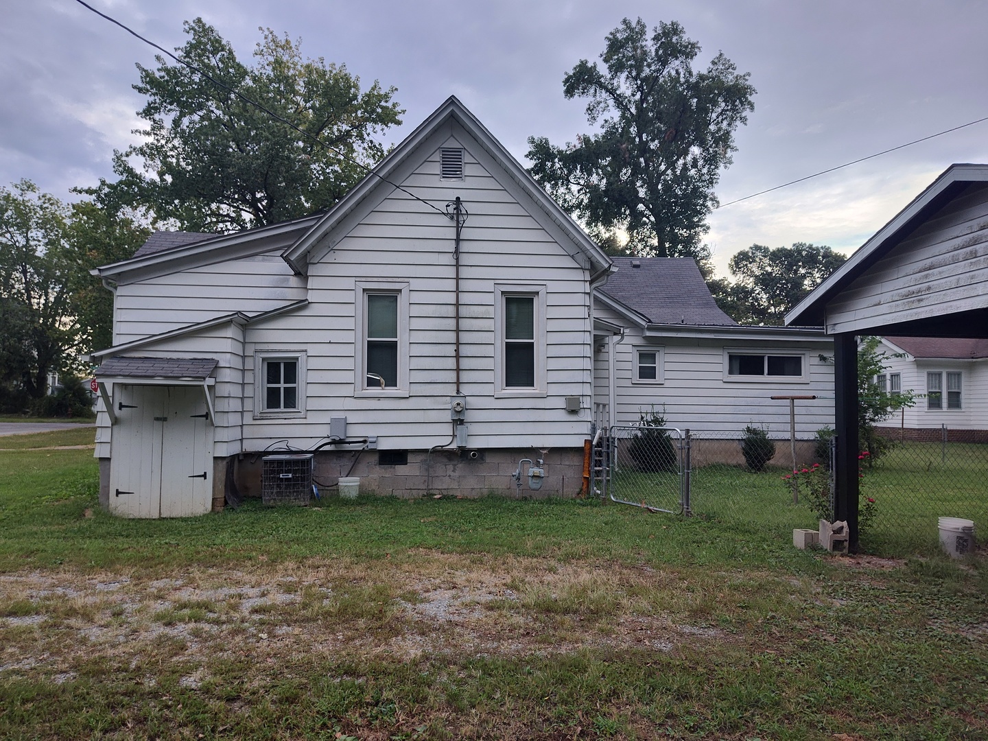 600 S Washington Street Property Photo 6