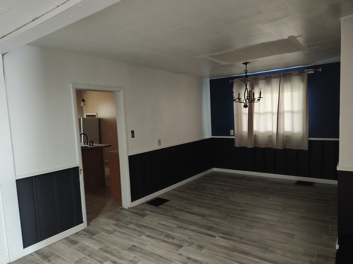 600 S Washington Street Property Photo 10