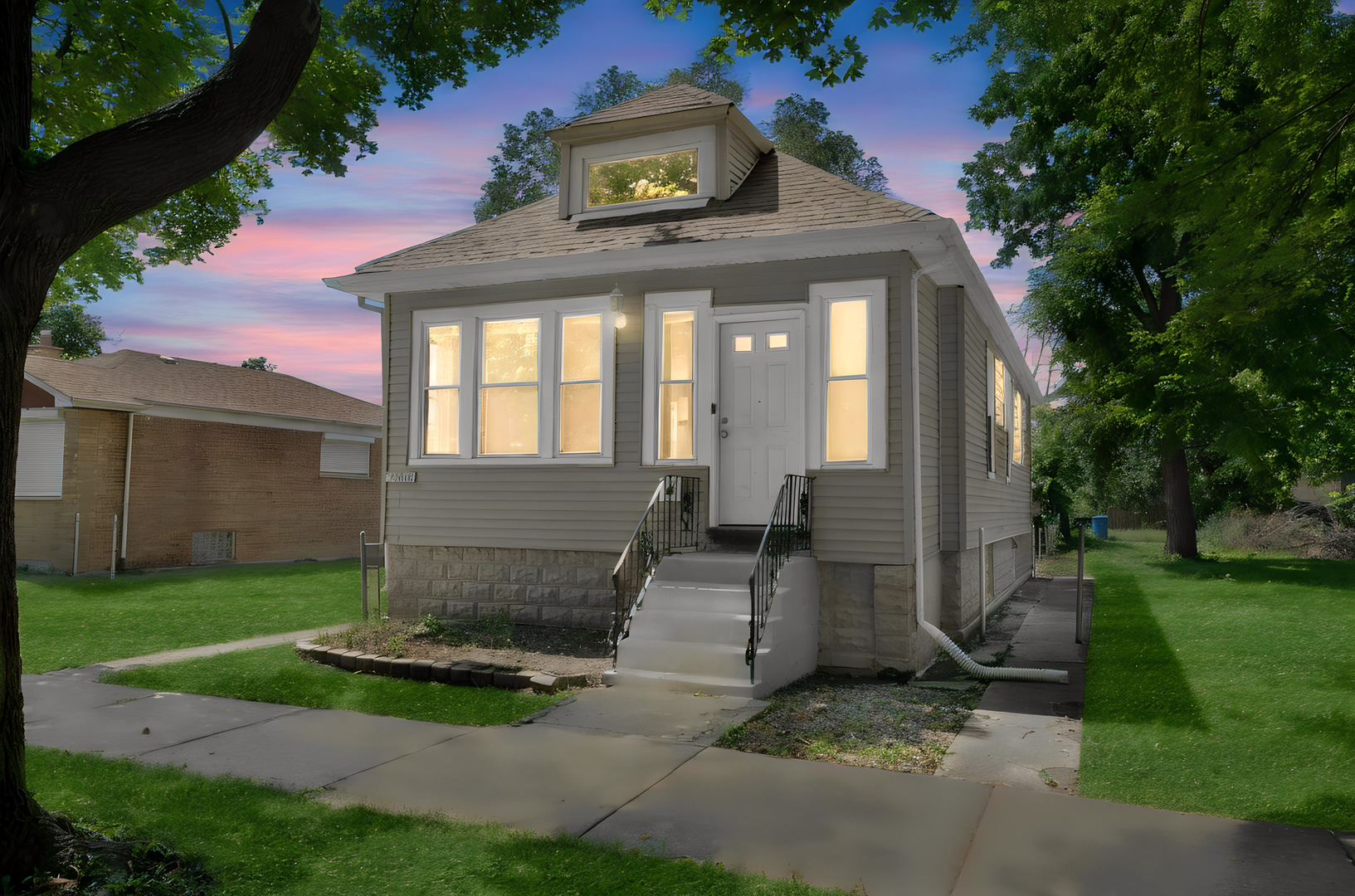 9050 S Ellis Avenue Property Photo 3