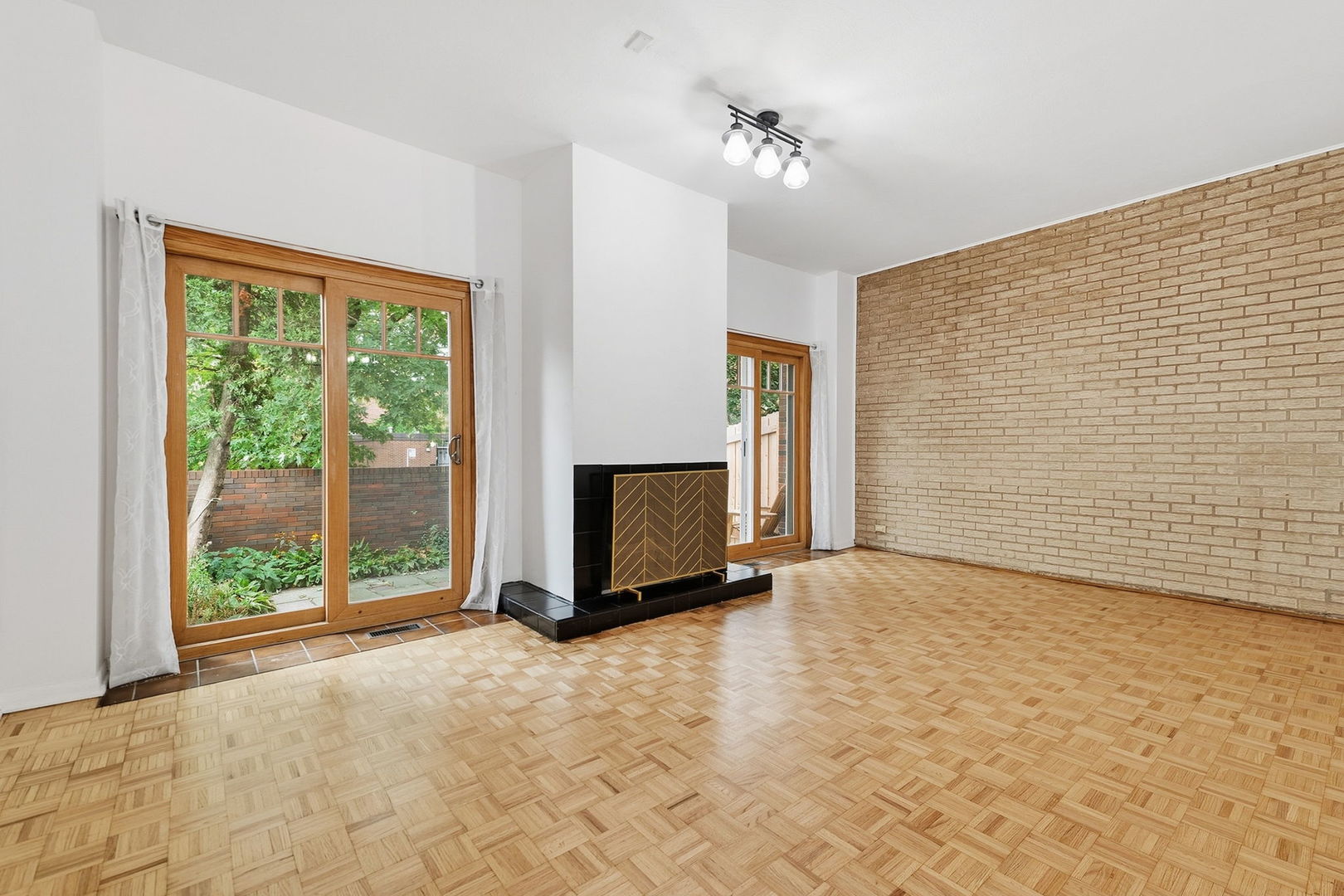 1174 E 53rd Street Property Photo 5