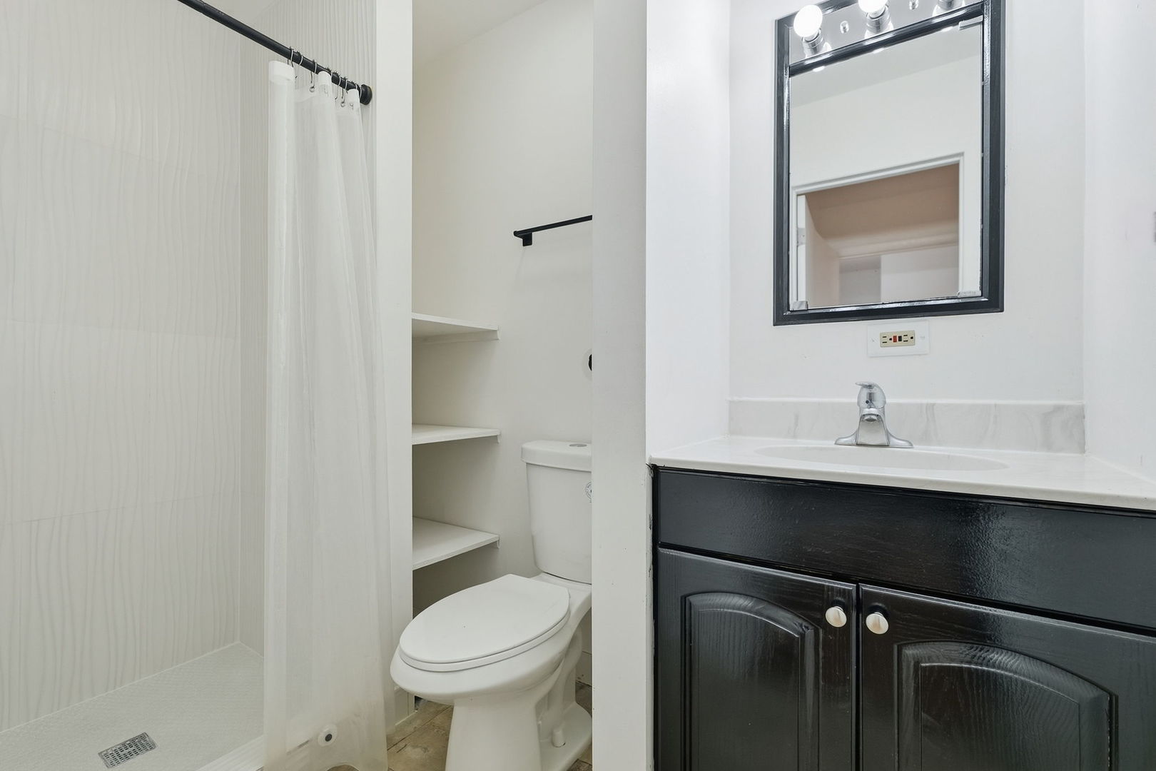1174 E 53rd Street Property Photo 16