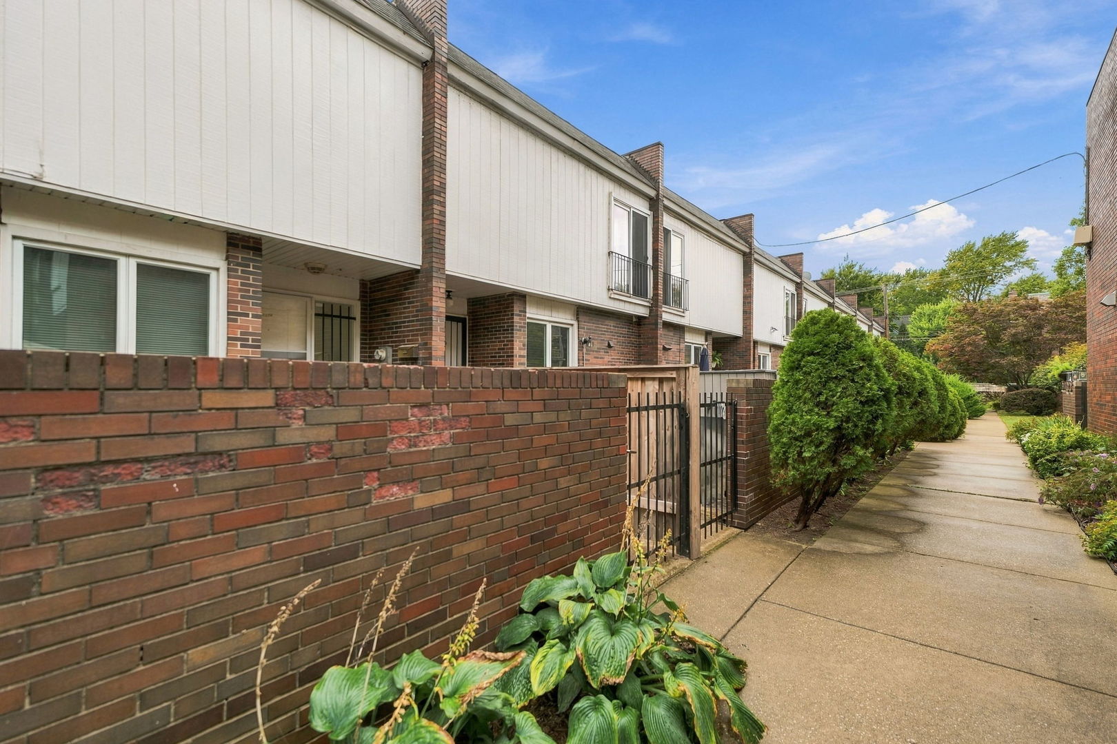 1174 E 53rd Street Property Photo 20
