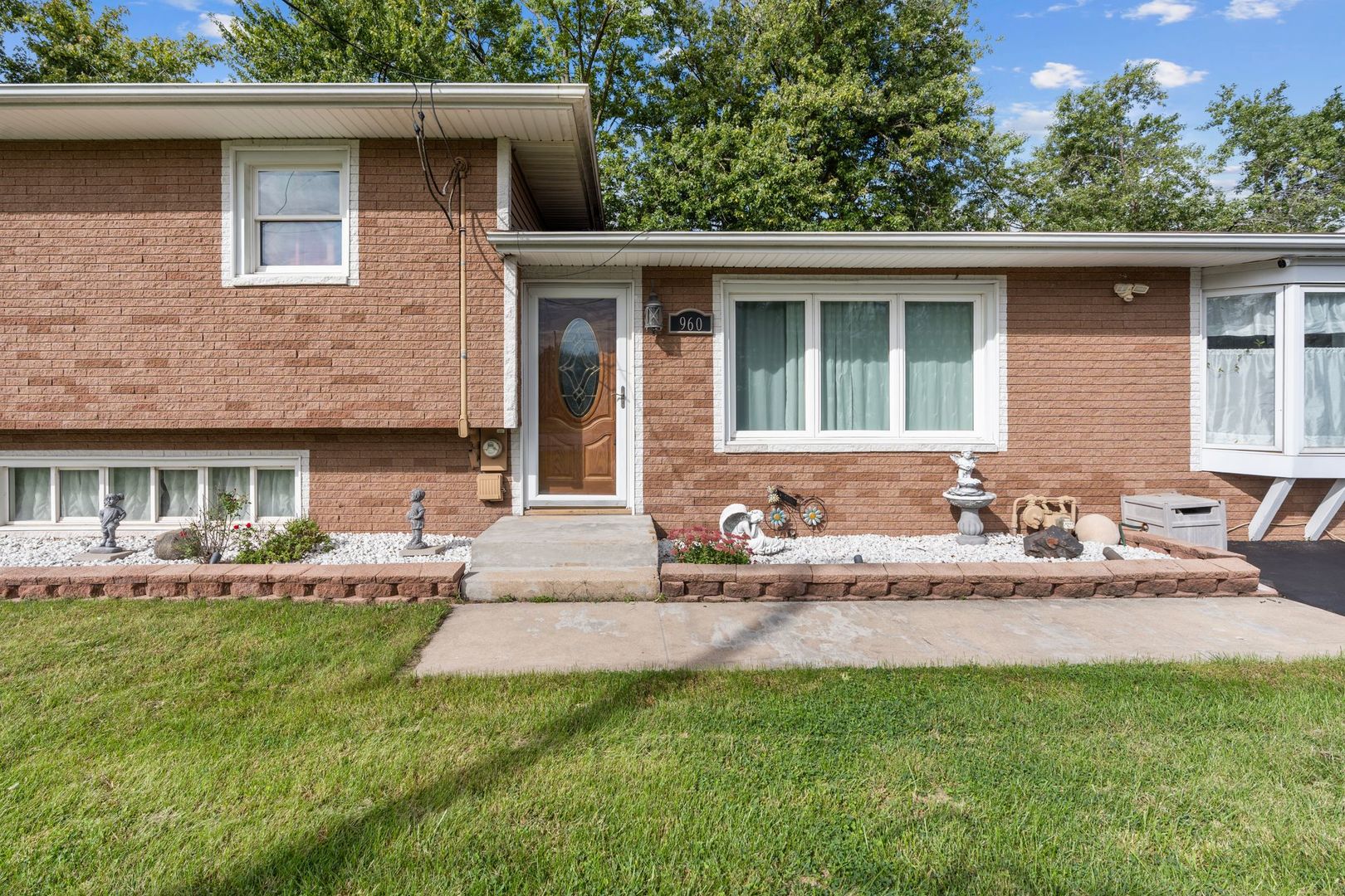 960 Becker Lane Property Photo 3