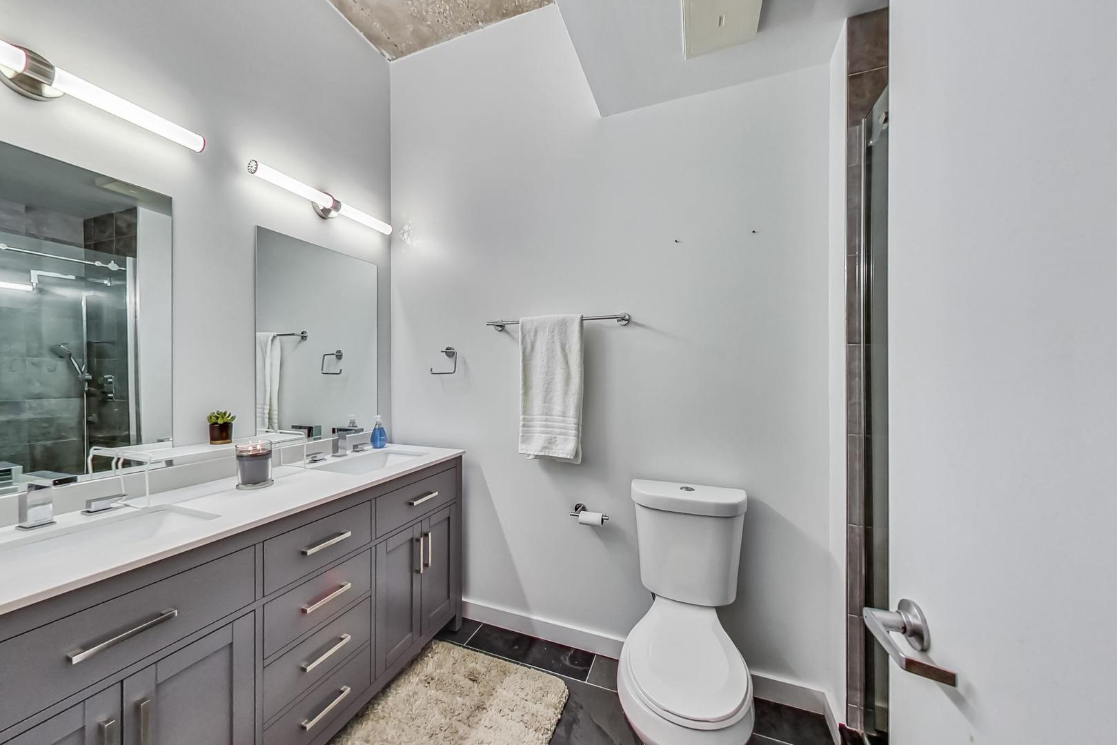 110 N Peoria Street 307 Property Photo 14