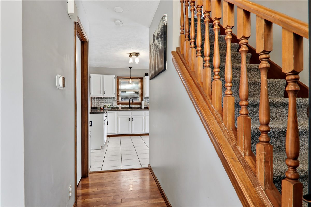 2805 Rocksbury Drive Property Photo 12