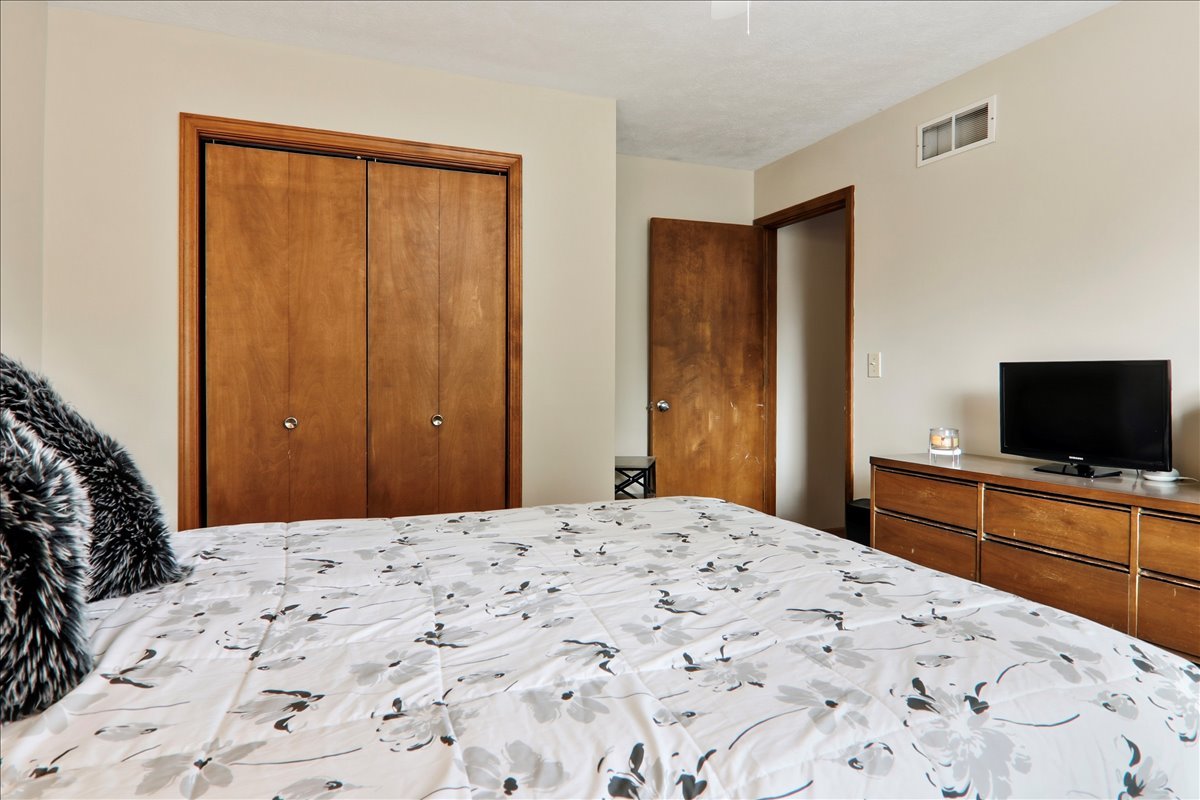2805 Rocksbury Drive Property Photo 19
