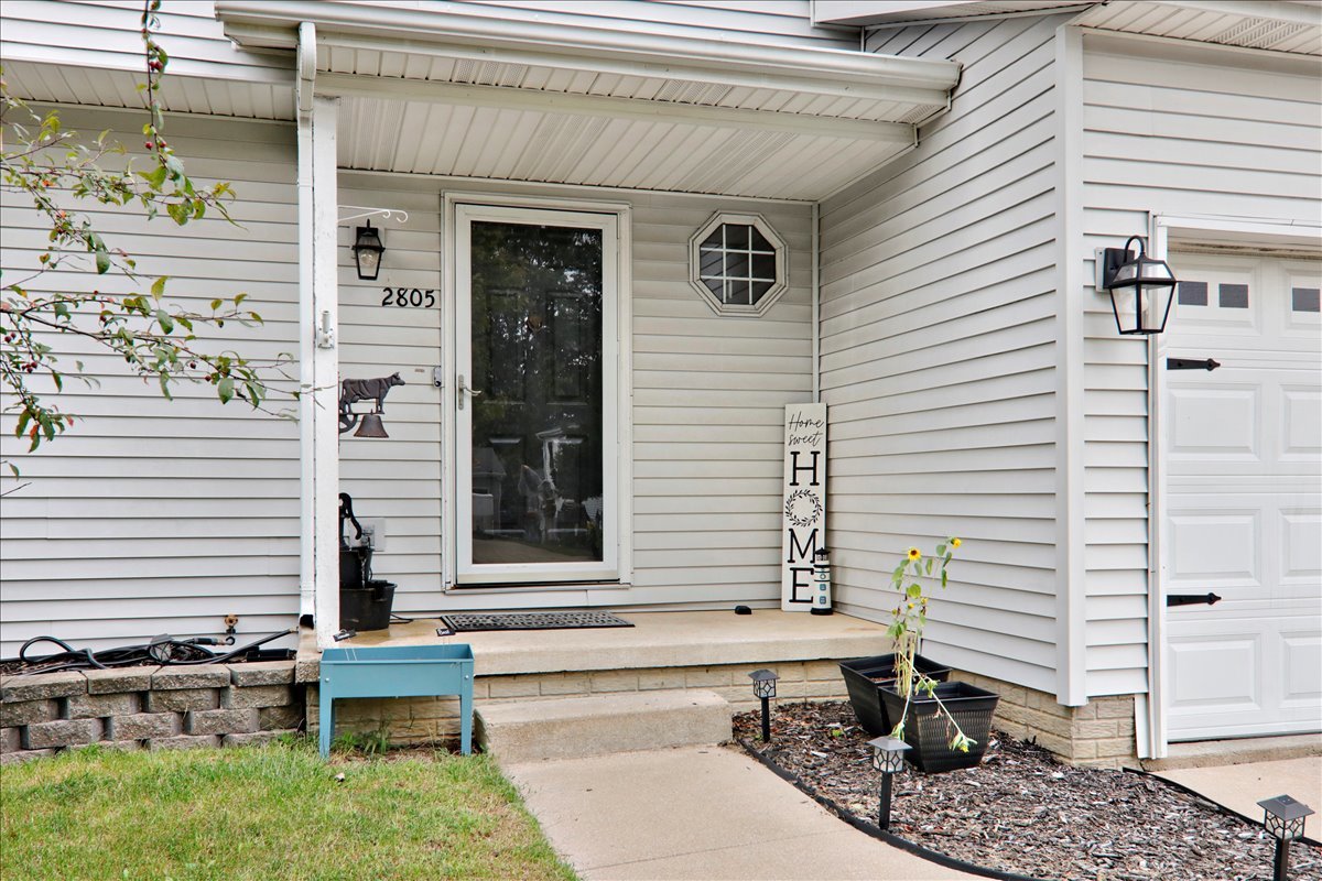2805 Rocksbury Drive Property Photo 32