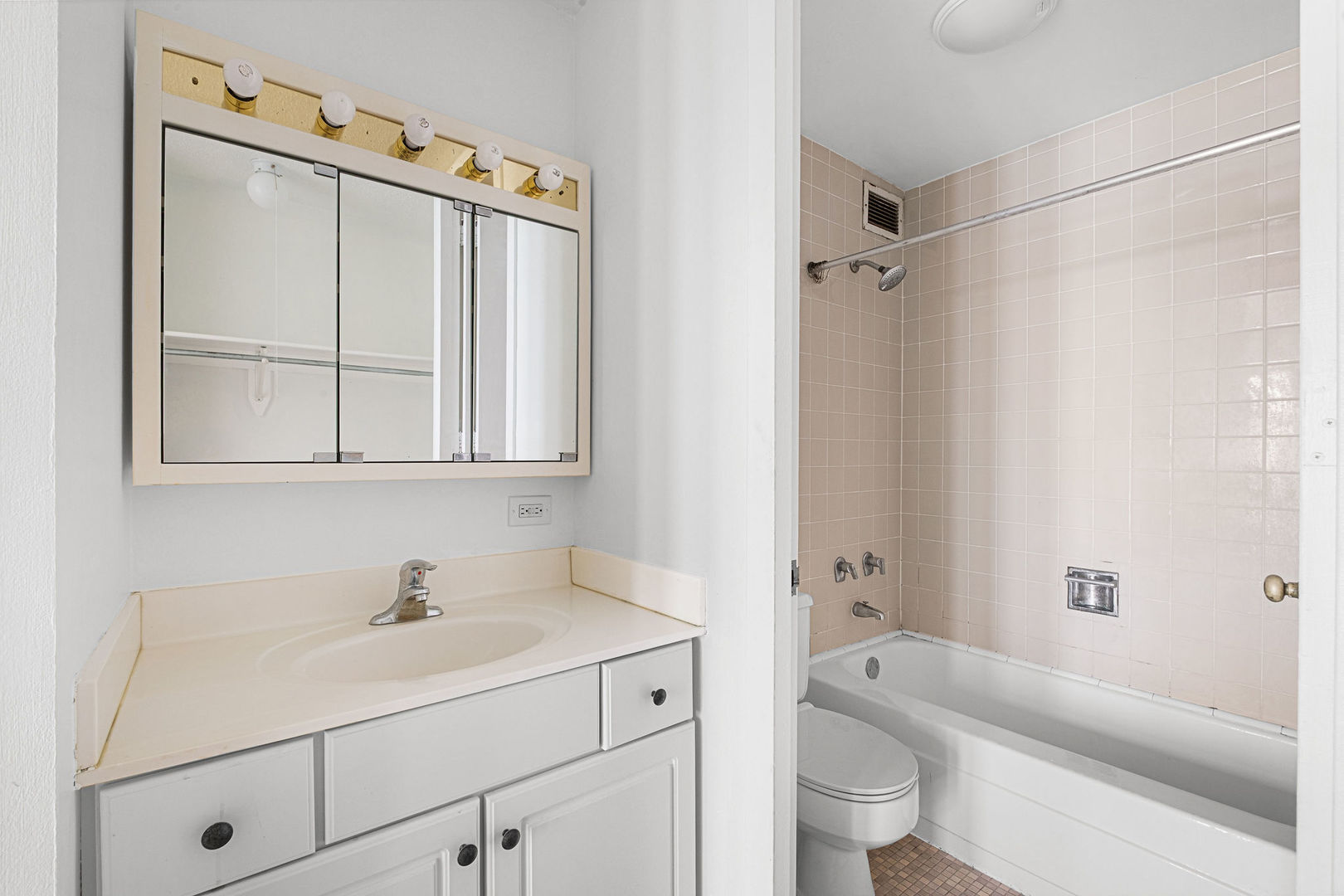 6700 S South Shore Drive 24k Property Photo 16