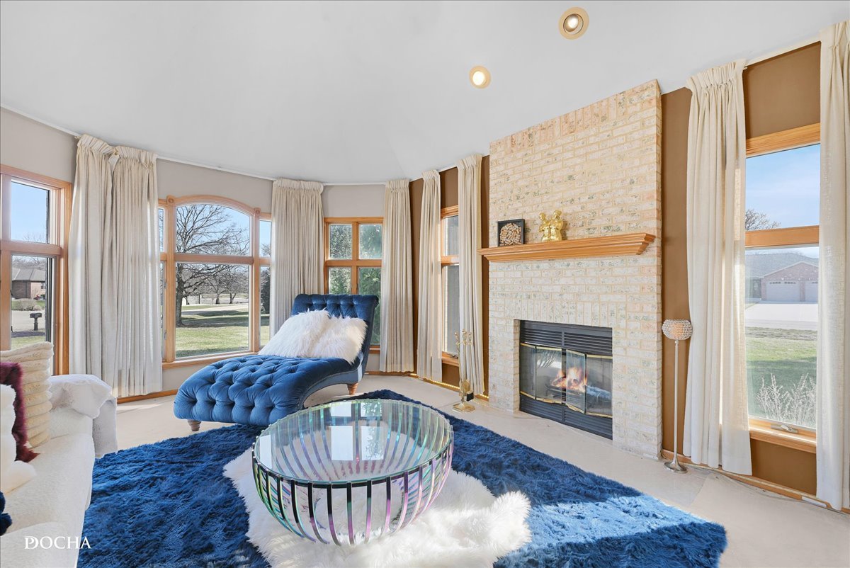 365 E Pine Meadow Court Property Photo 3