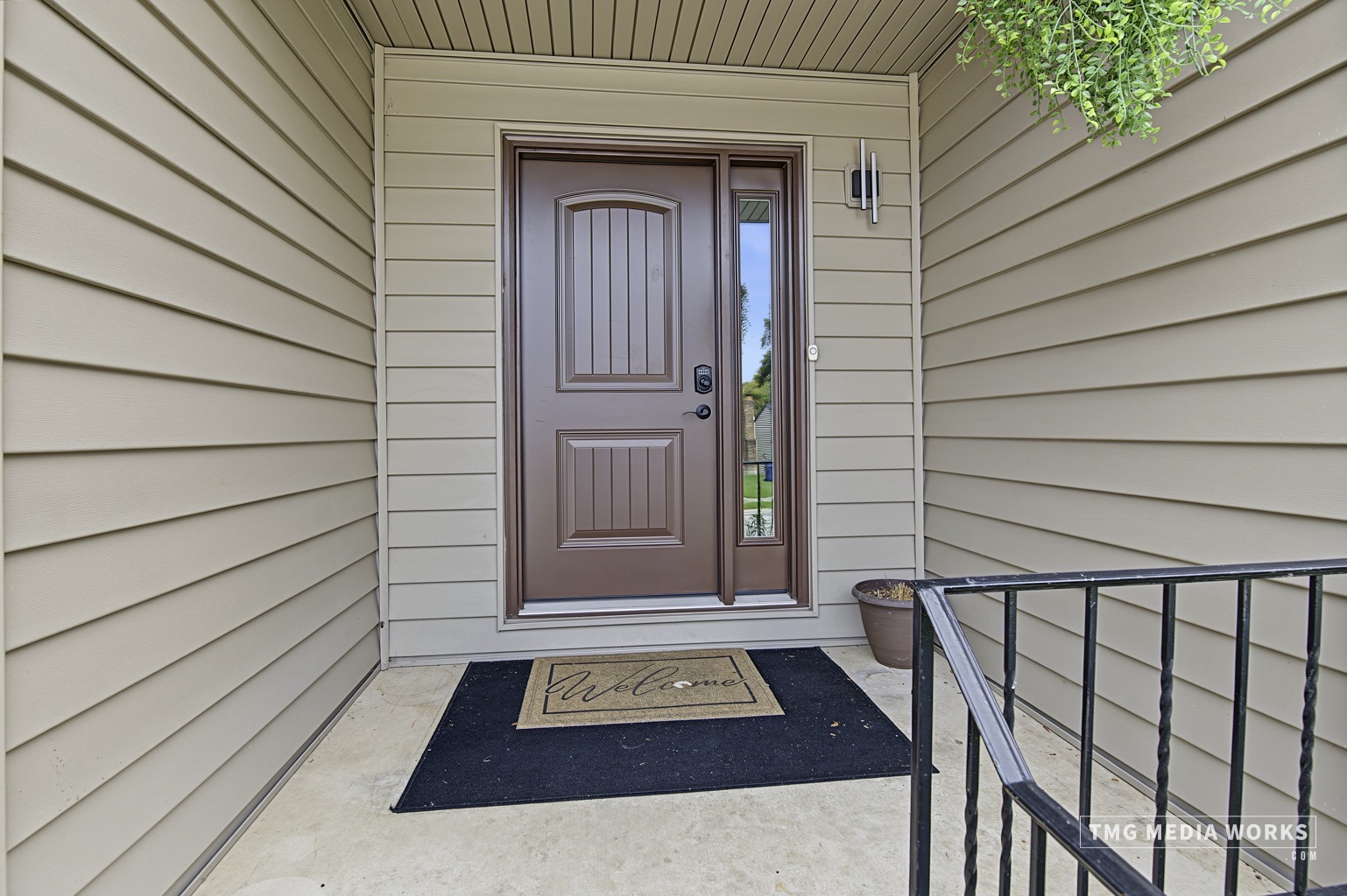 466 Laura Court Property Photo 2