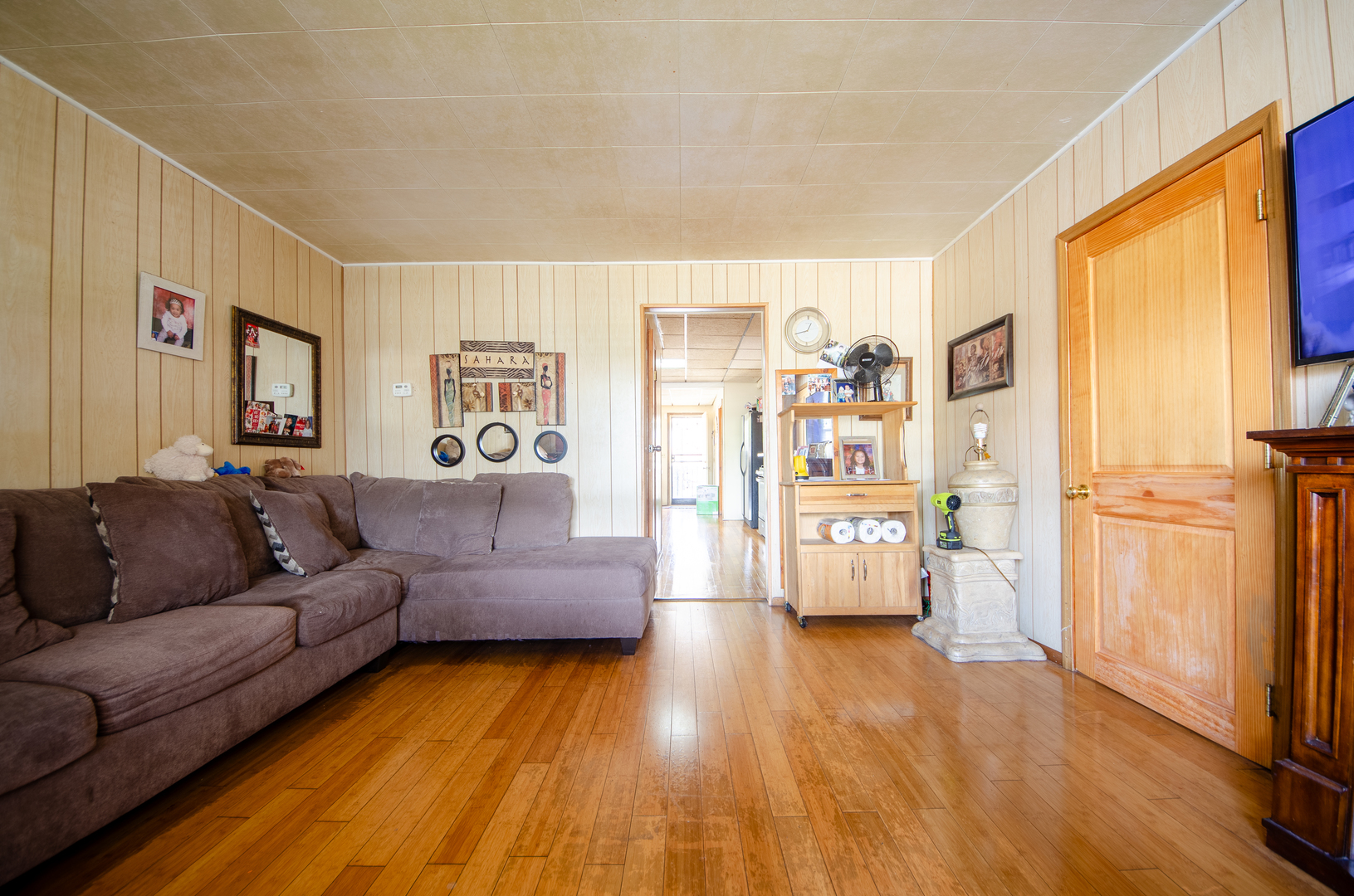 2263 N Marmora Avenue Property Photo 2