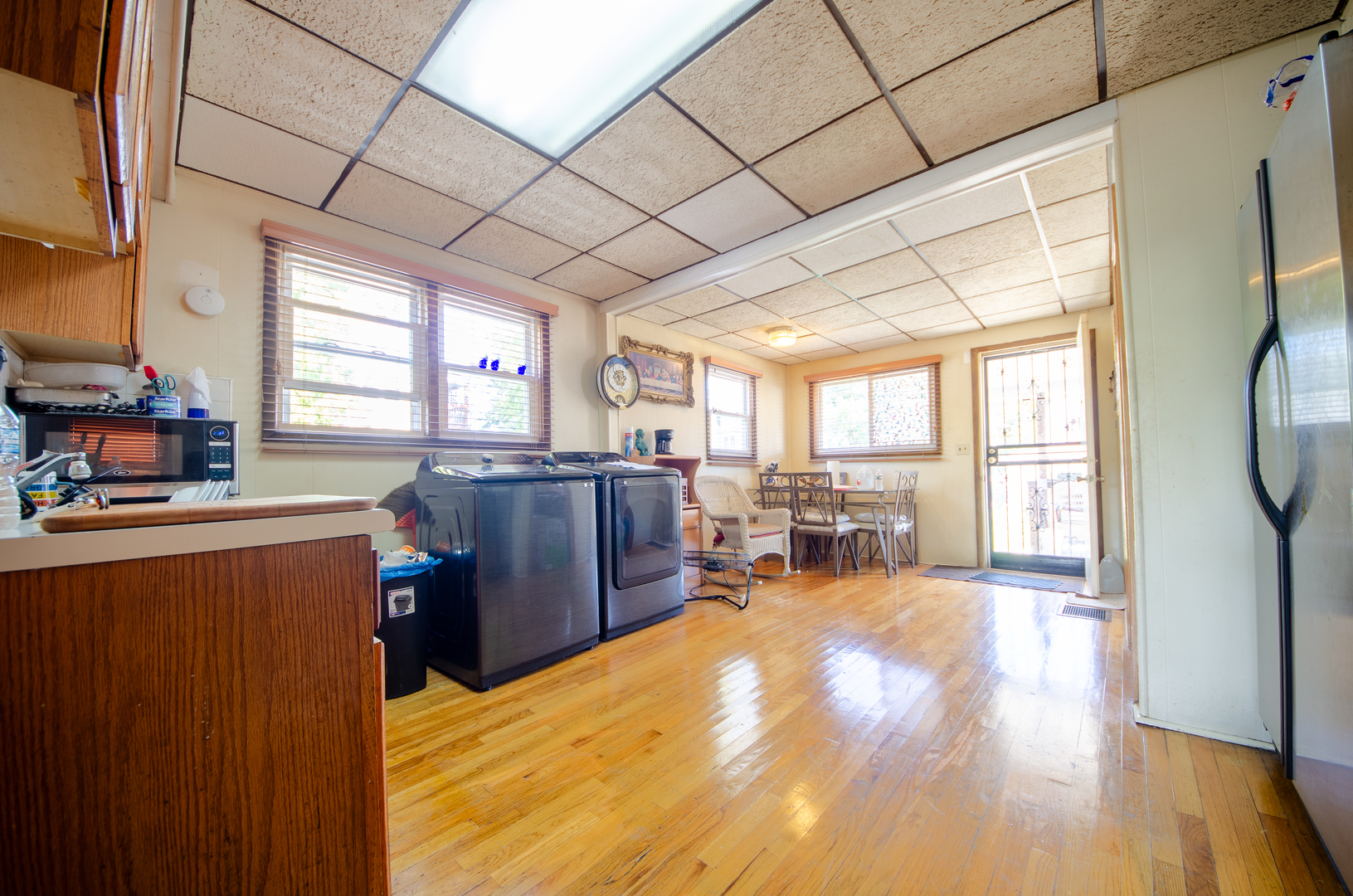 2263 N Marmora Avenue Property Photo 4