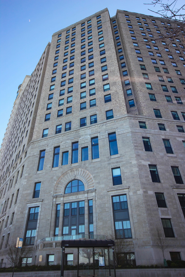 850 N Lake Shore Drive 1310 Property Photo 1