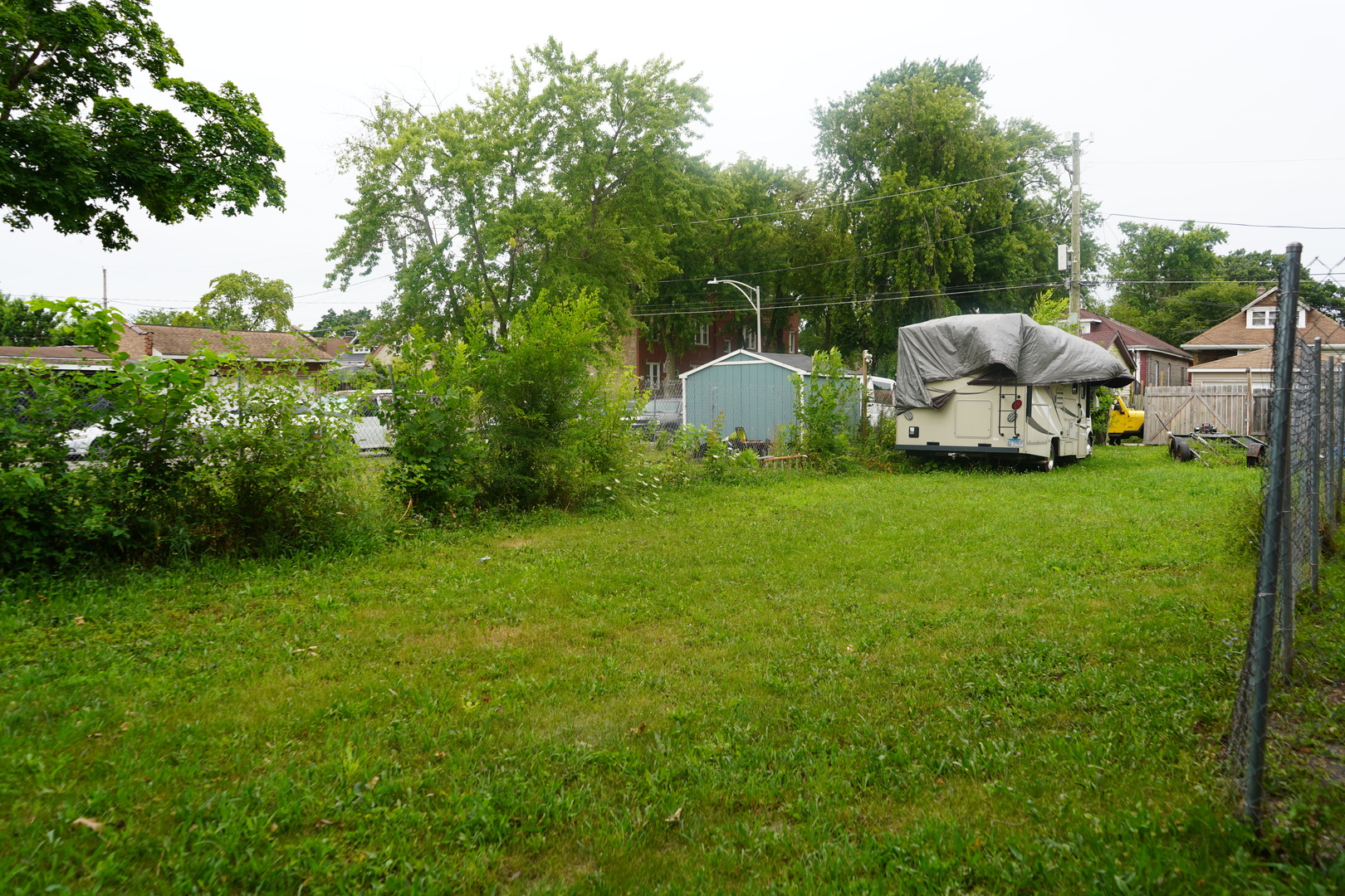 5754 S Maplewood Avenue Property Photo 2