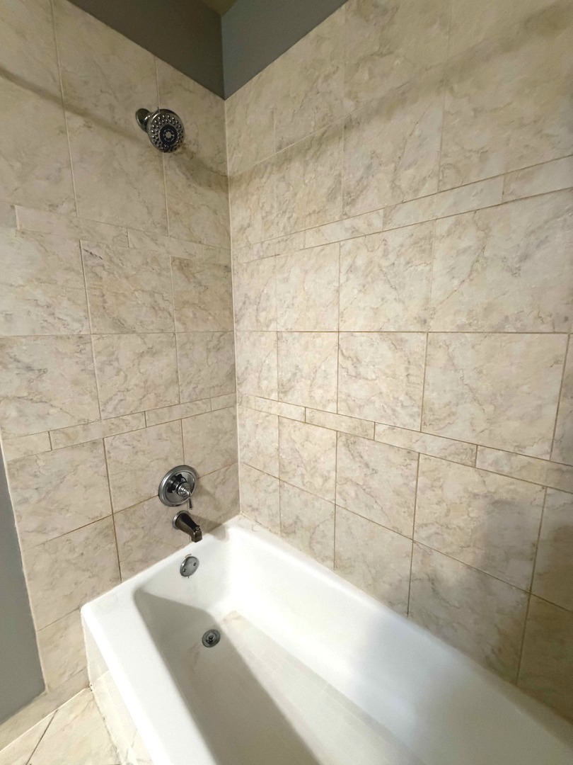 924 W Dakin Street 1 Property Photo 15