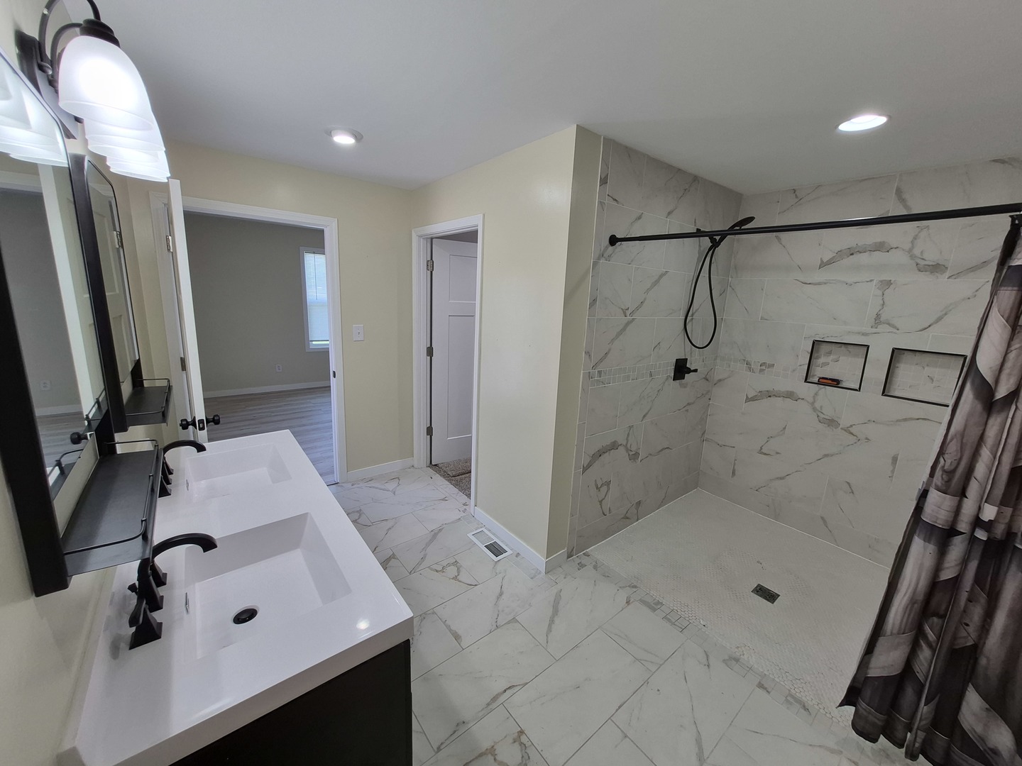 509 W Maple Street Property Photo 16