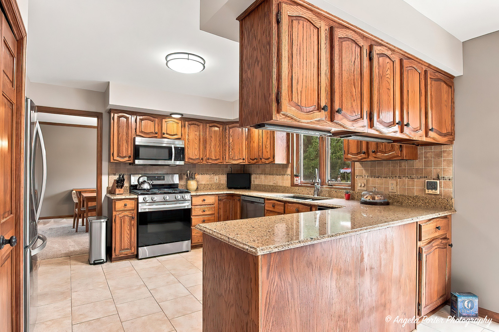 2312 N Long Lane Property Photo 9