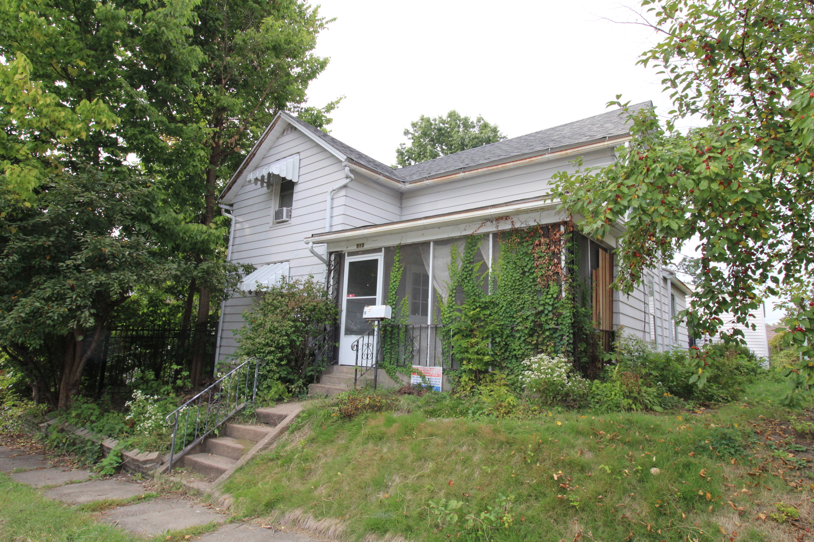 512 E High Street Property Photo 1