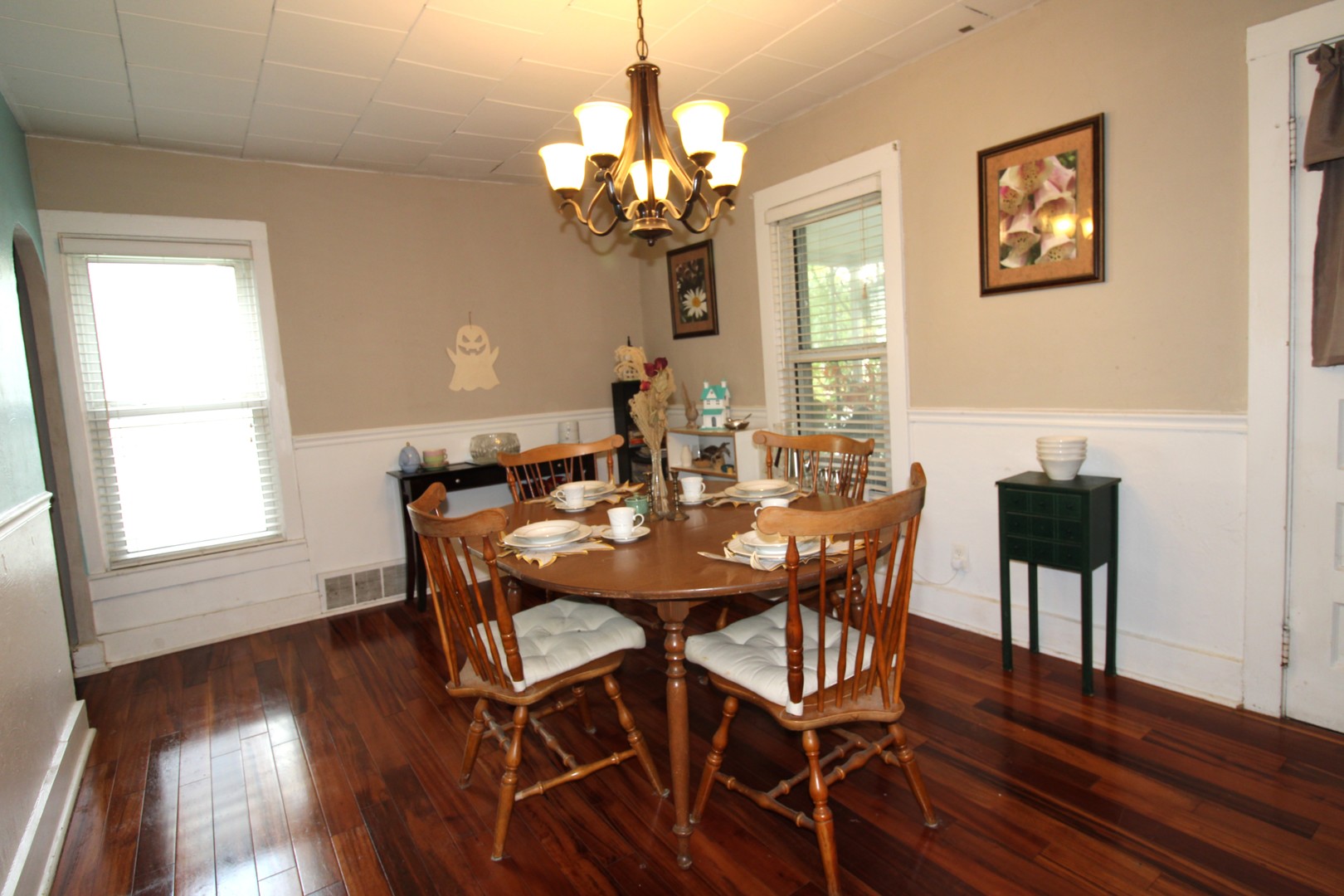512 E High Street Property Photo 4