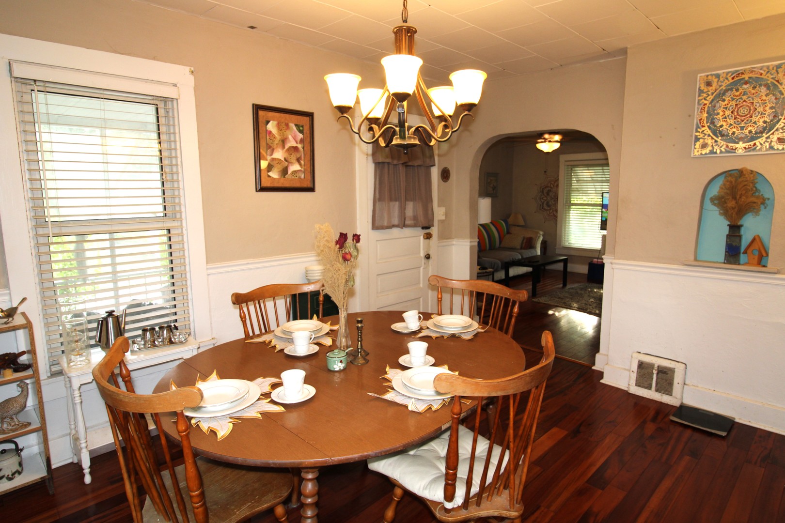 512 E High Street Property Photo 6