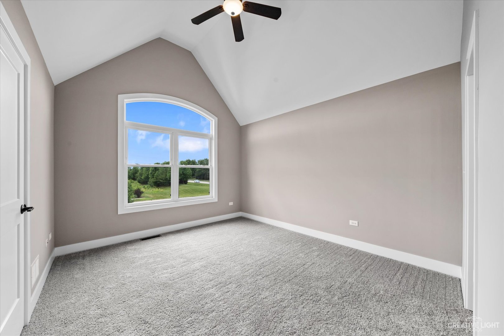 483 Deerfield Drive Property Photo 24